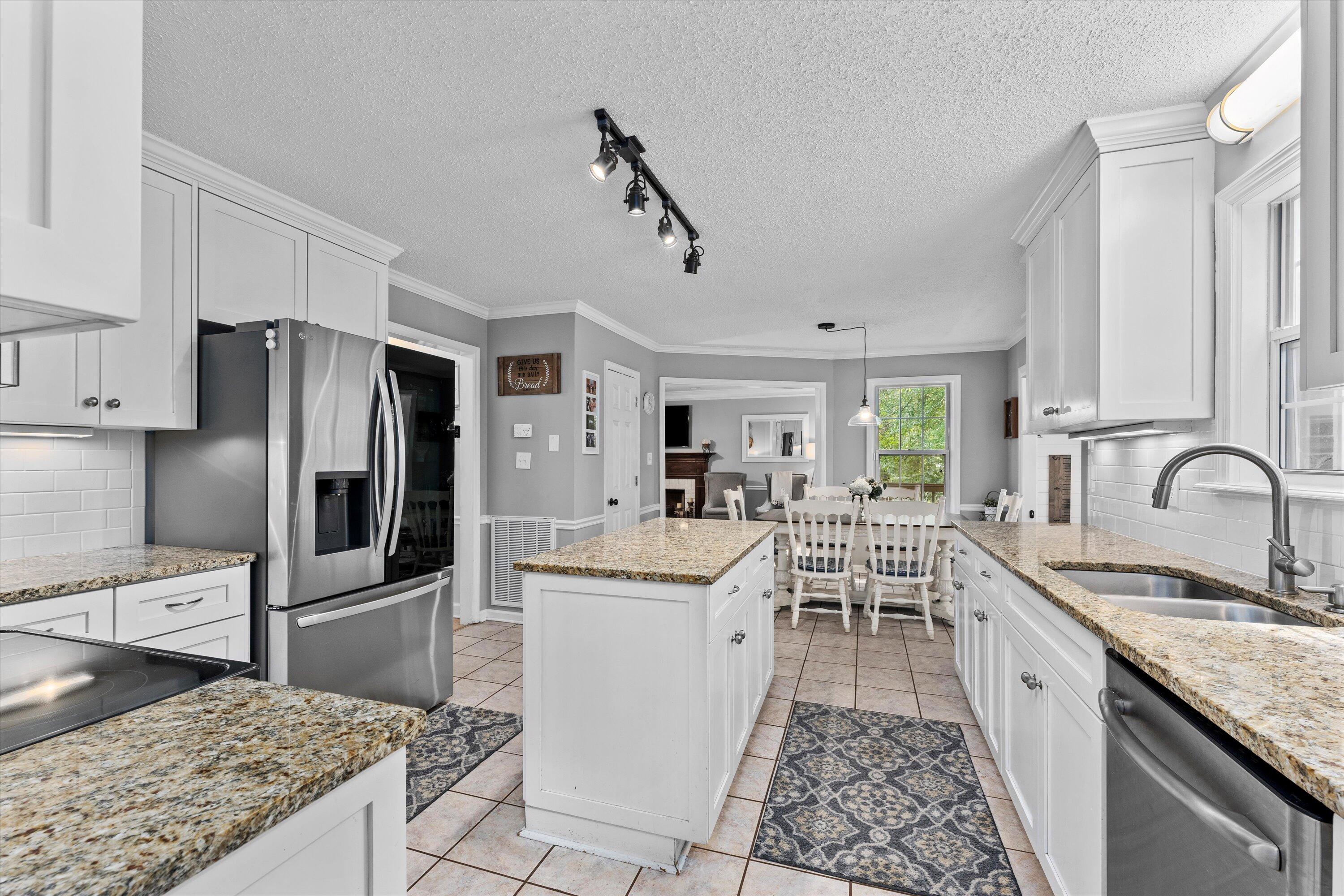 4880 FLAGSTONE Court