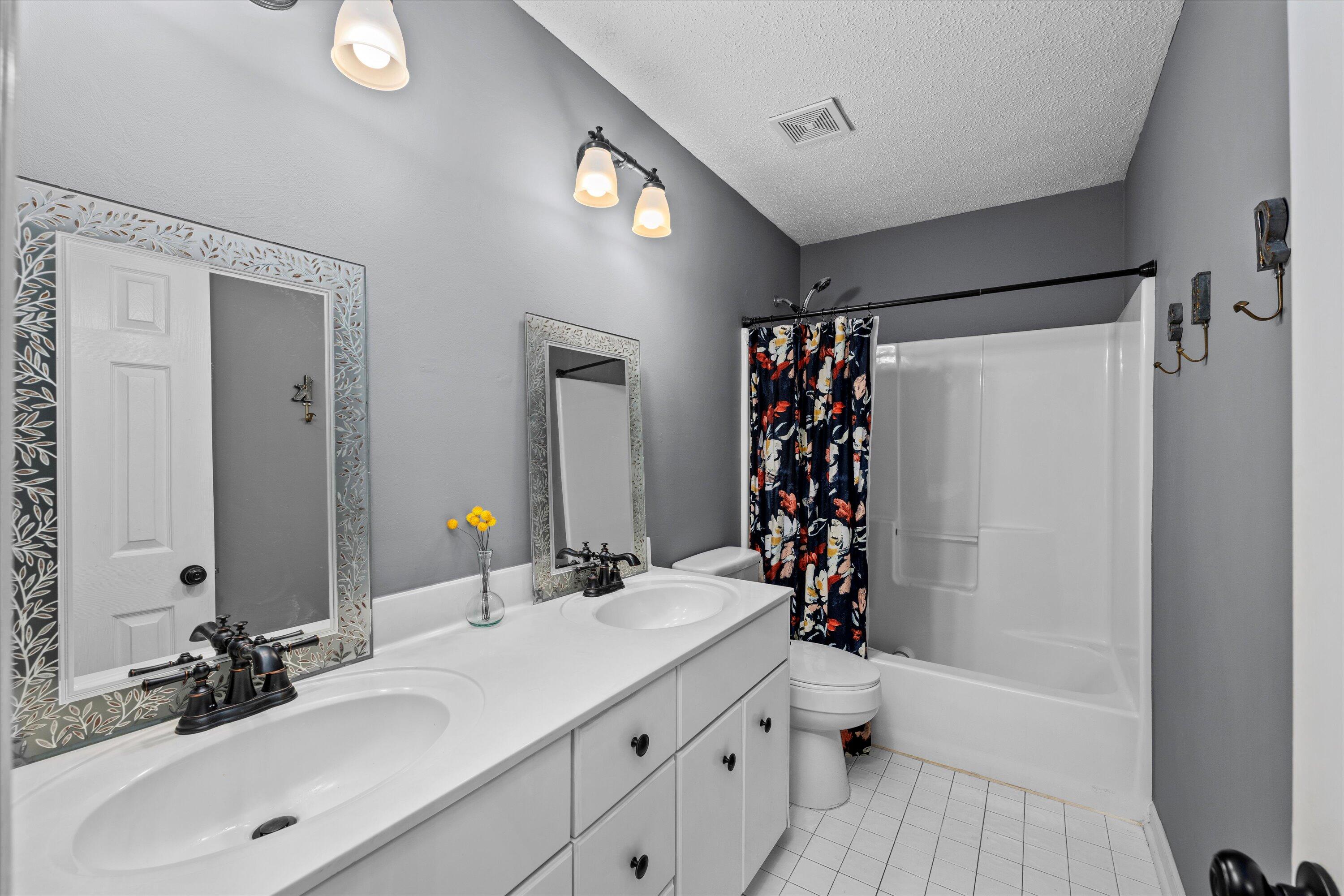 4880 FLAGSTONE Court