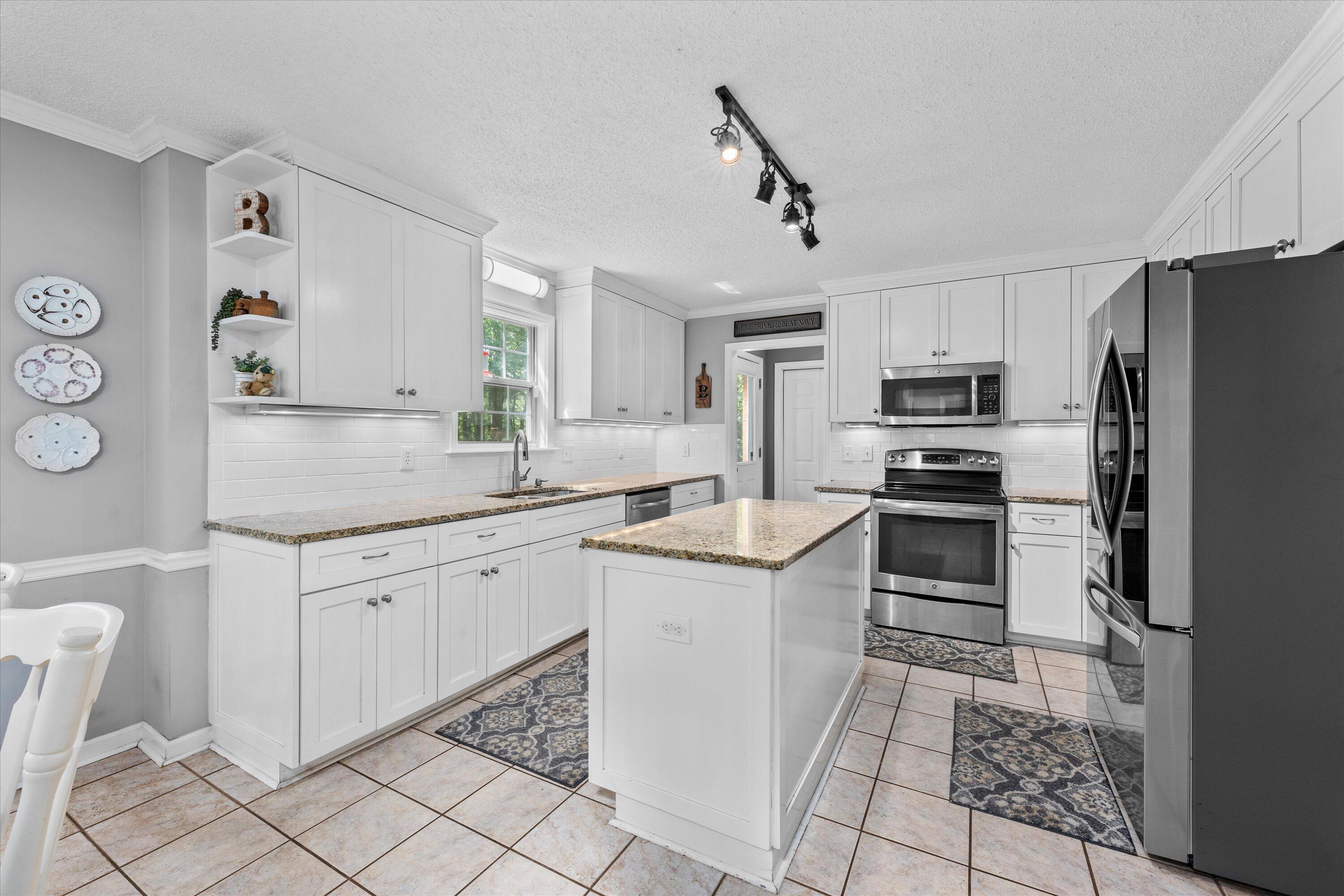 4880 FLAGSTONE Court