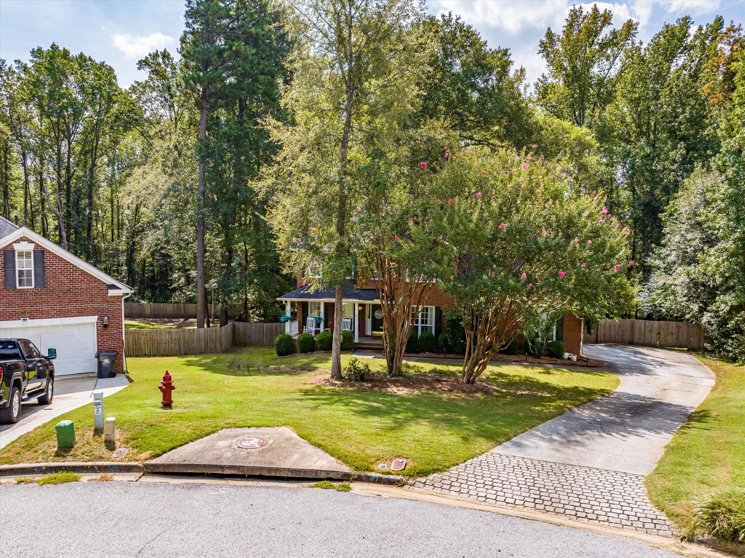 4880 FLAGSTONE Court