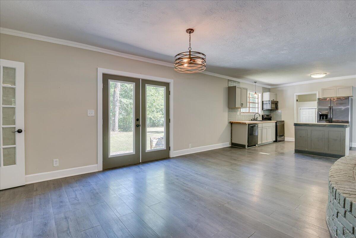 1065 NATHAN JONES Road