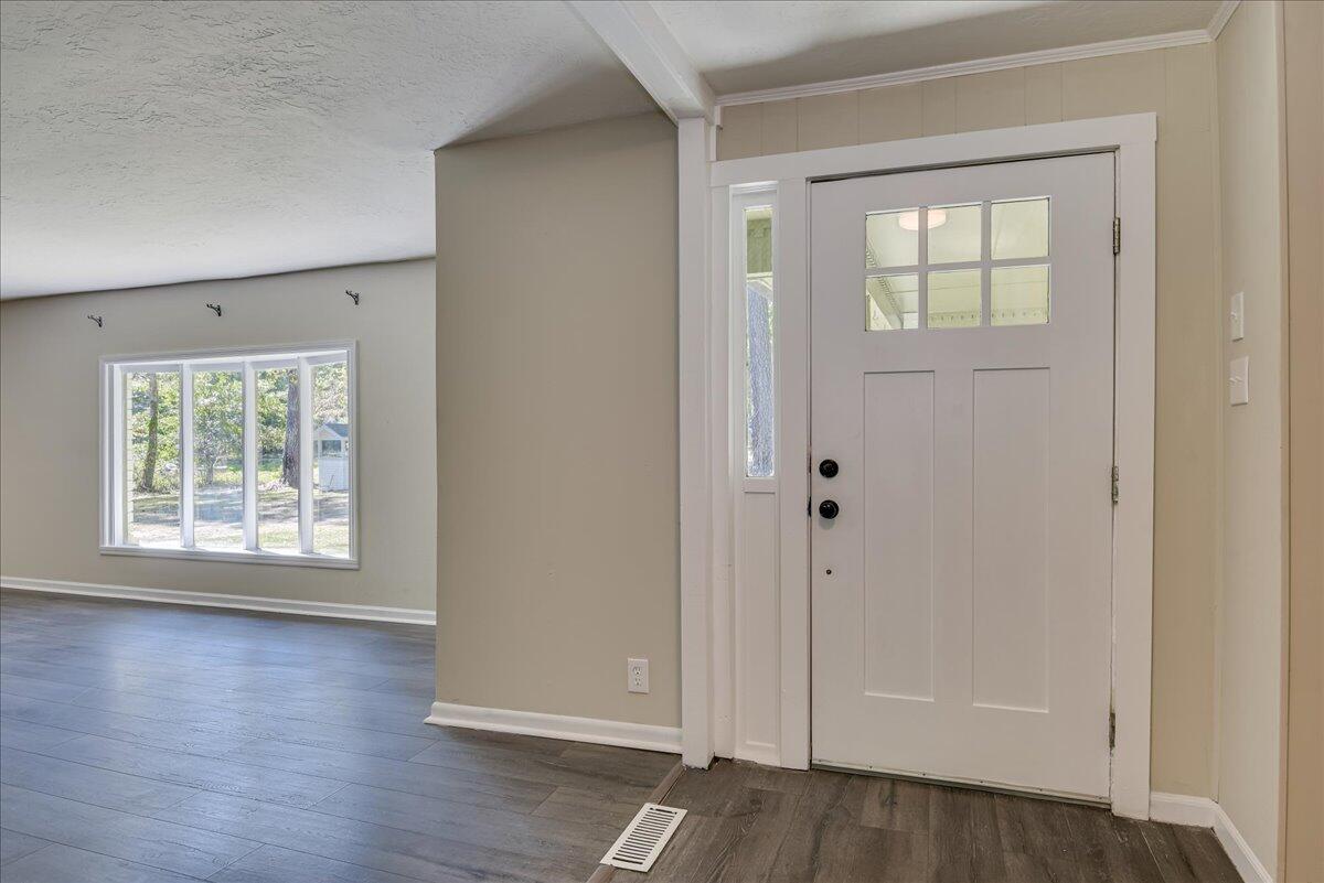 1065 NATHAN JONES Road