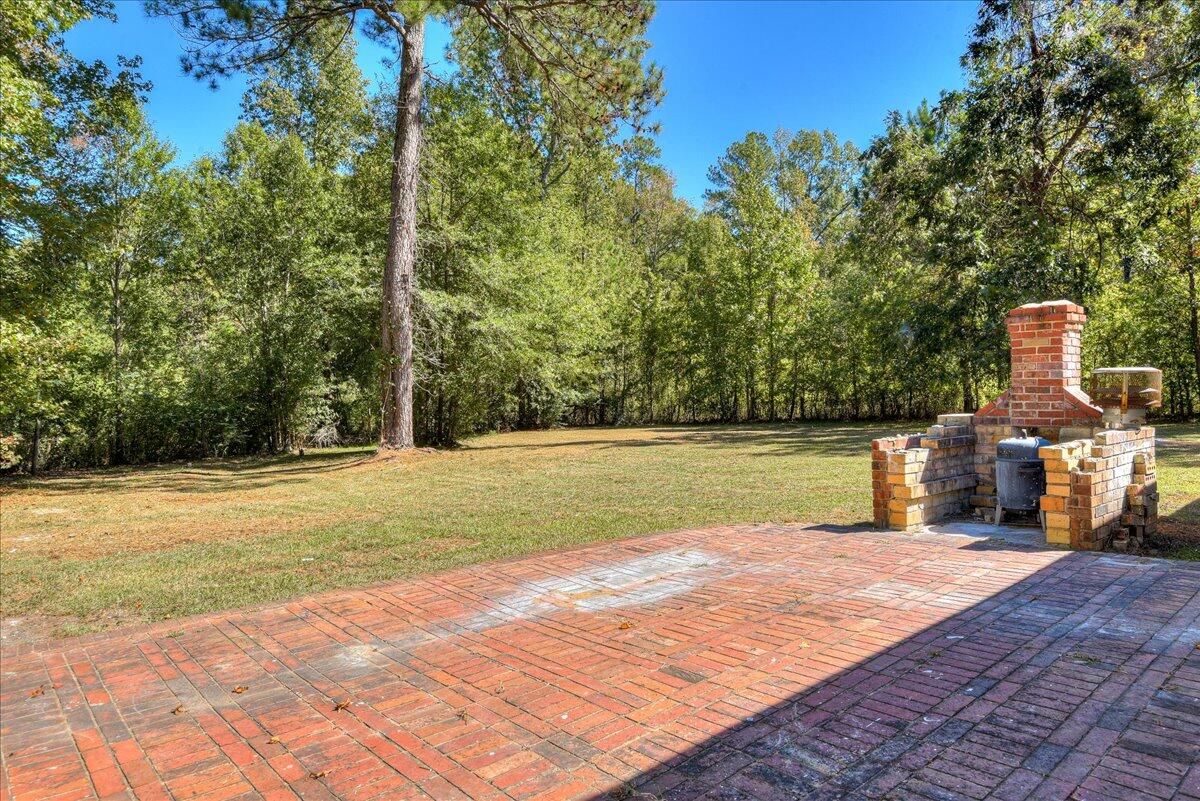 1065 NATHAN JONES Road