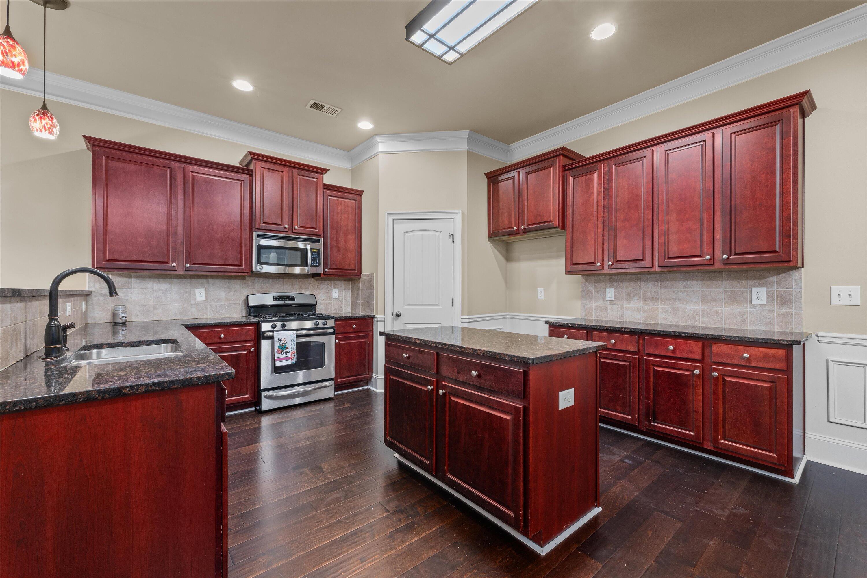 1223 BERKLEY HILLS Pass