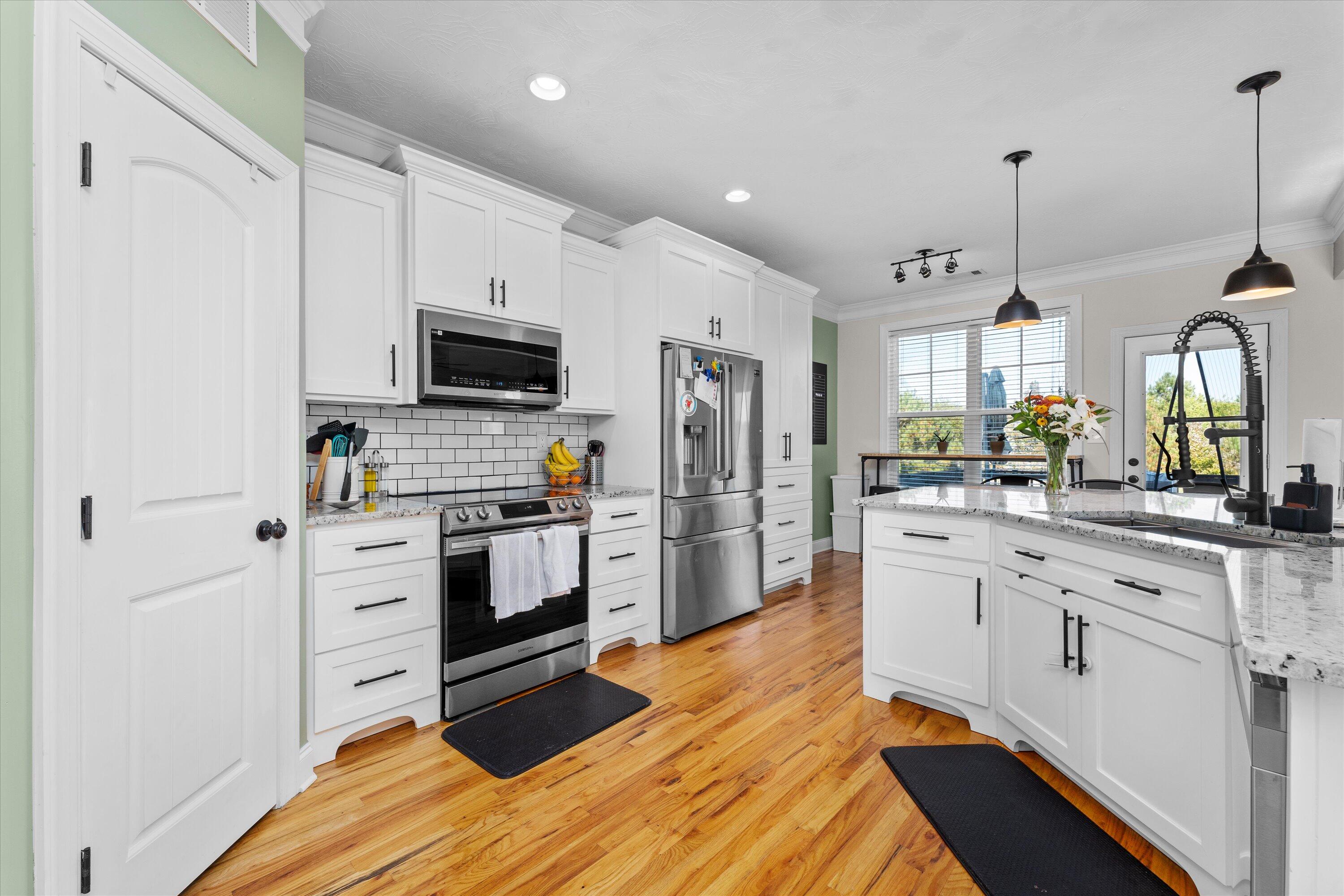 807 BRIDGEWATER LANE