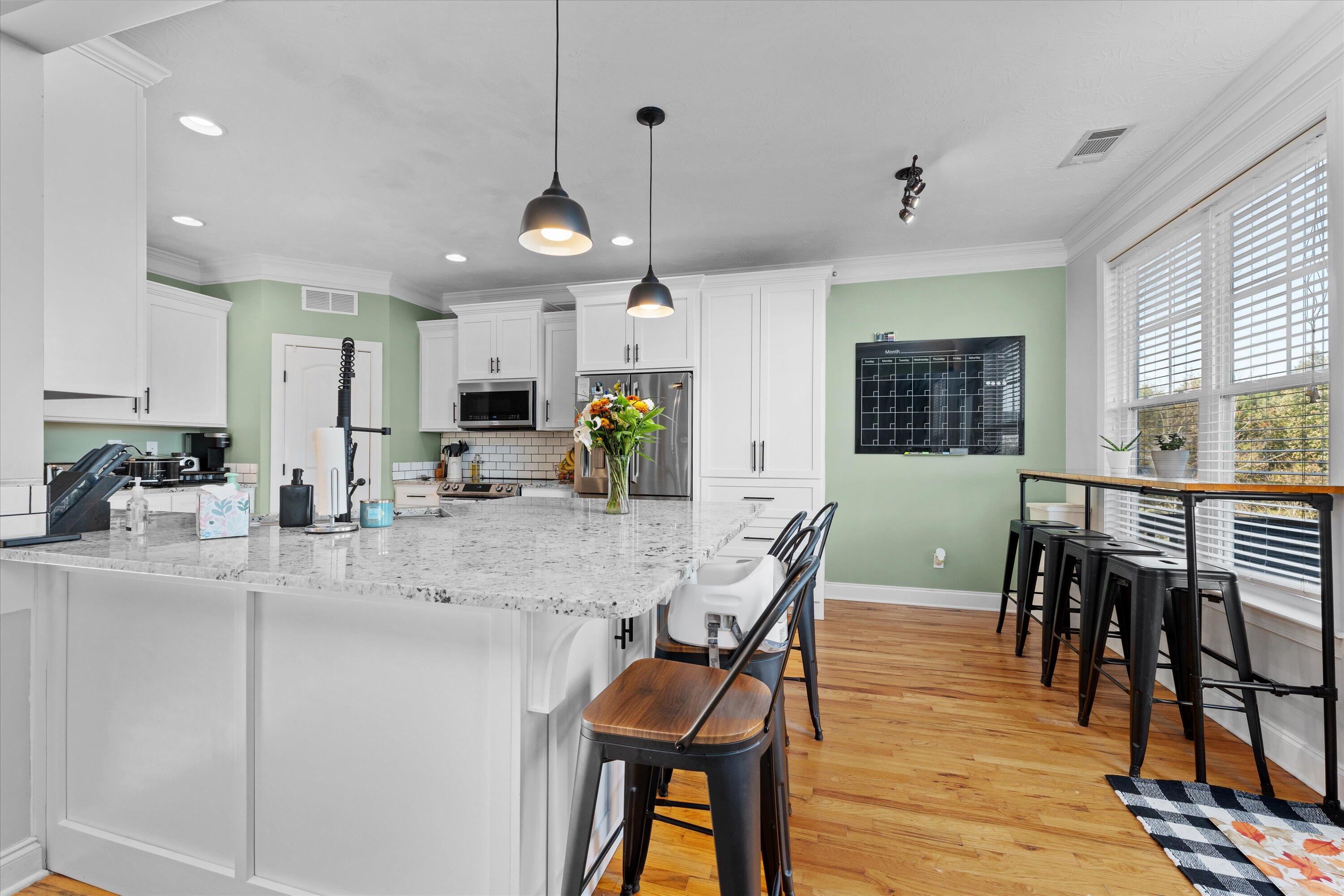 807 BRIDGEWATER LANE