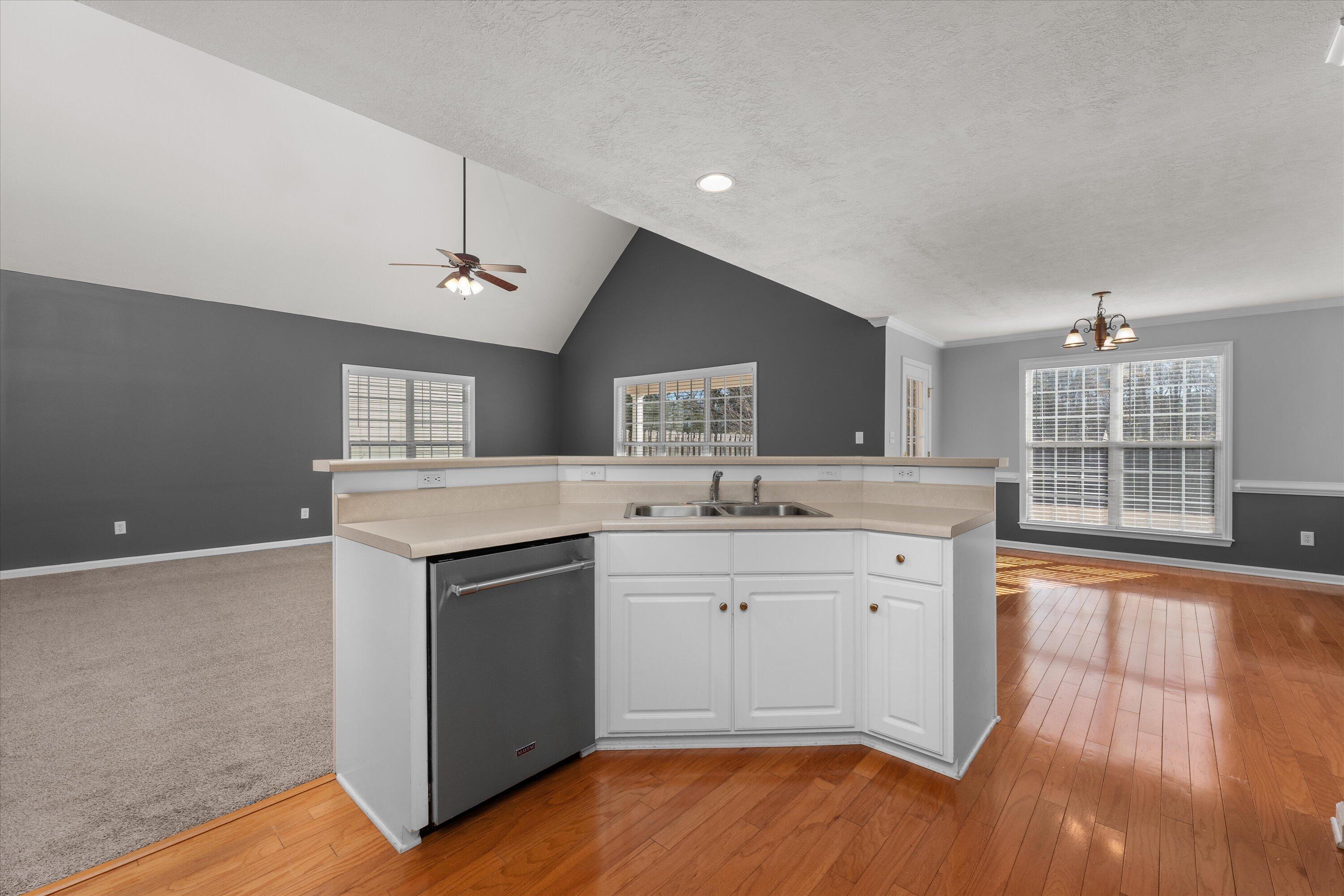 2075 MAGNOLIA Parkway