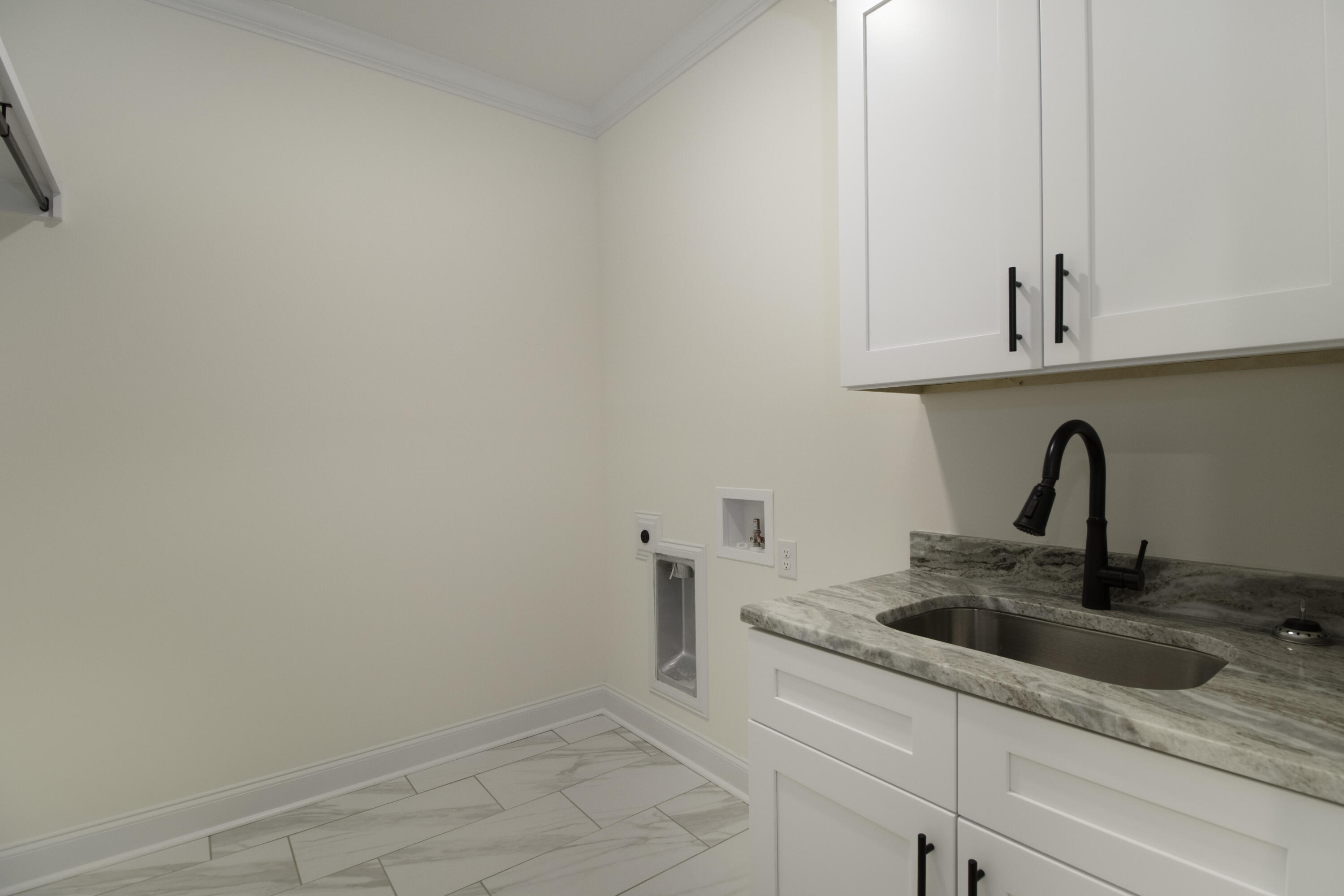 450 DEVONSHIRE Drive