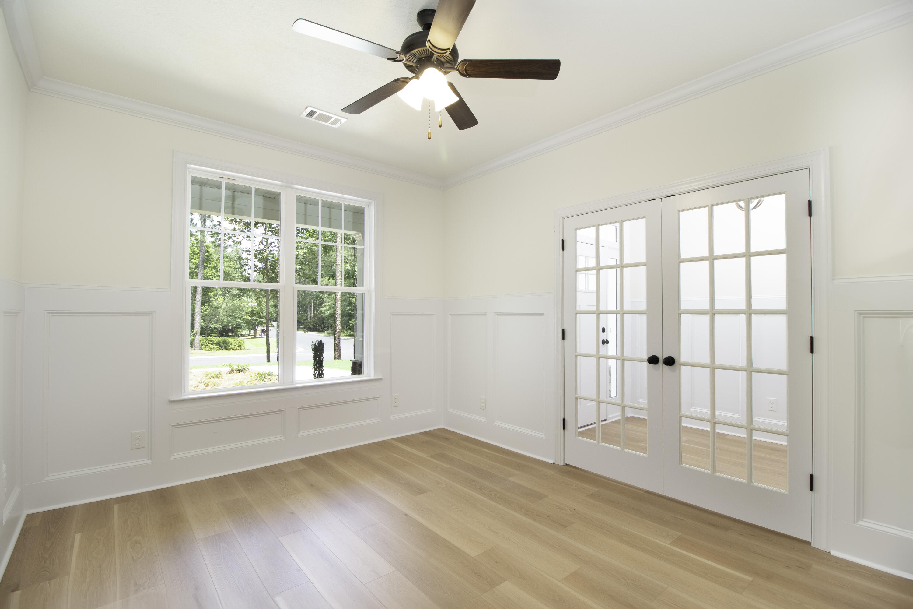 450 DEVONSHIRE Drive