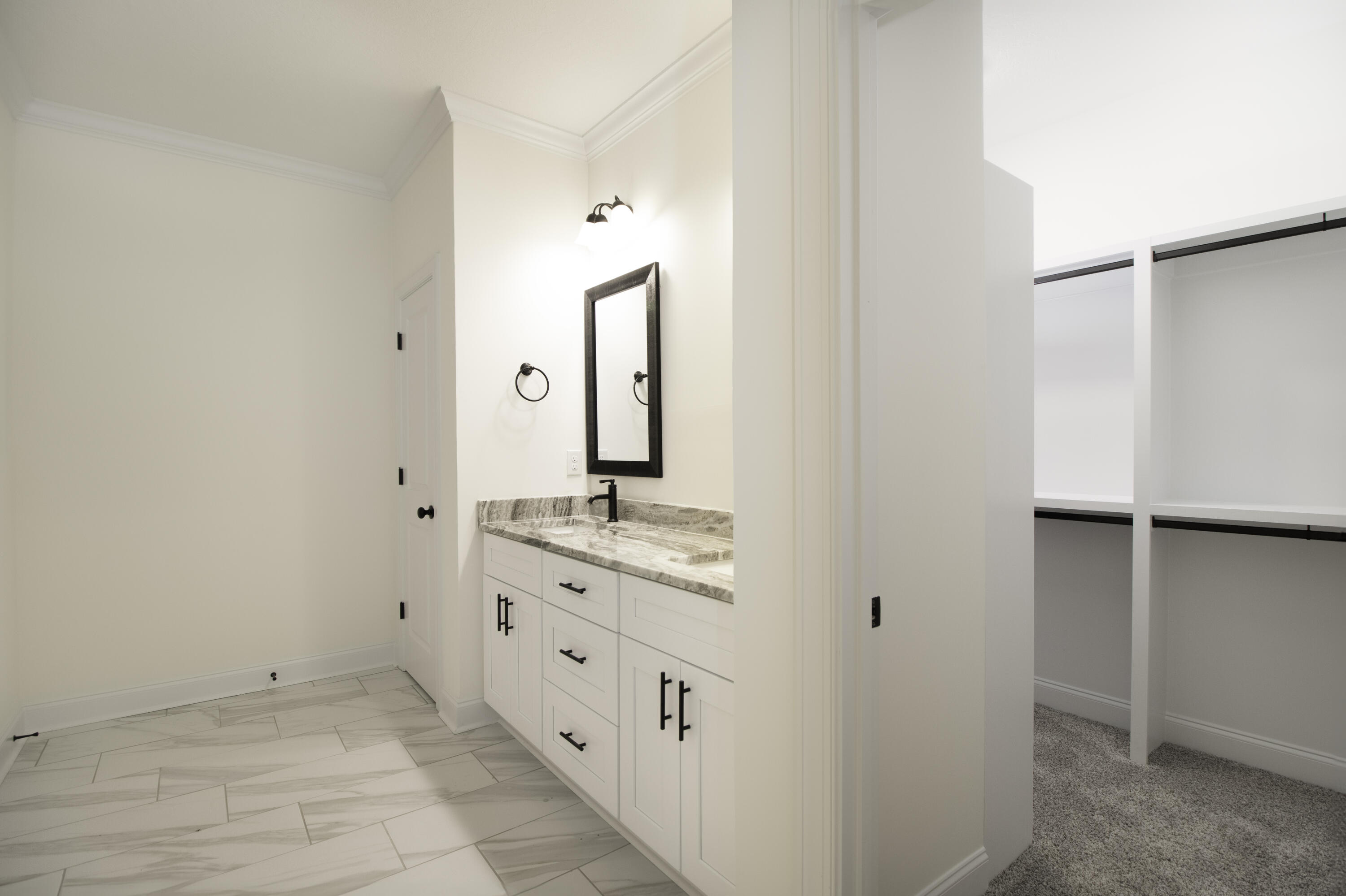 450 DEVONSHIRE Drive