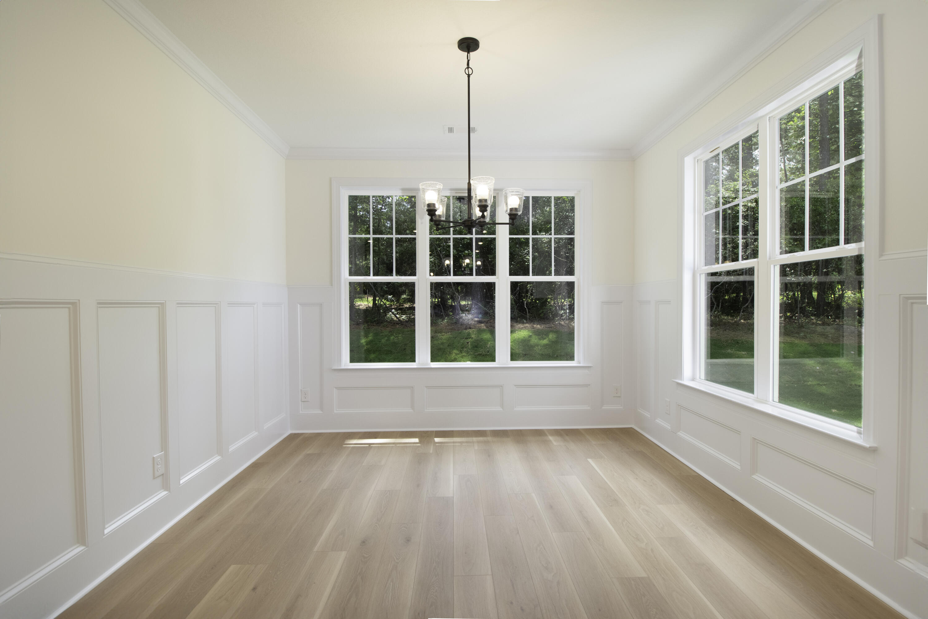 450 DEVONSHIRE Drive