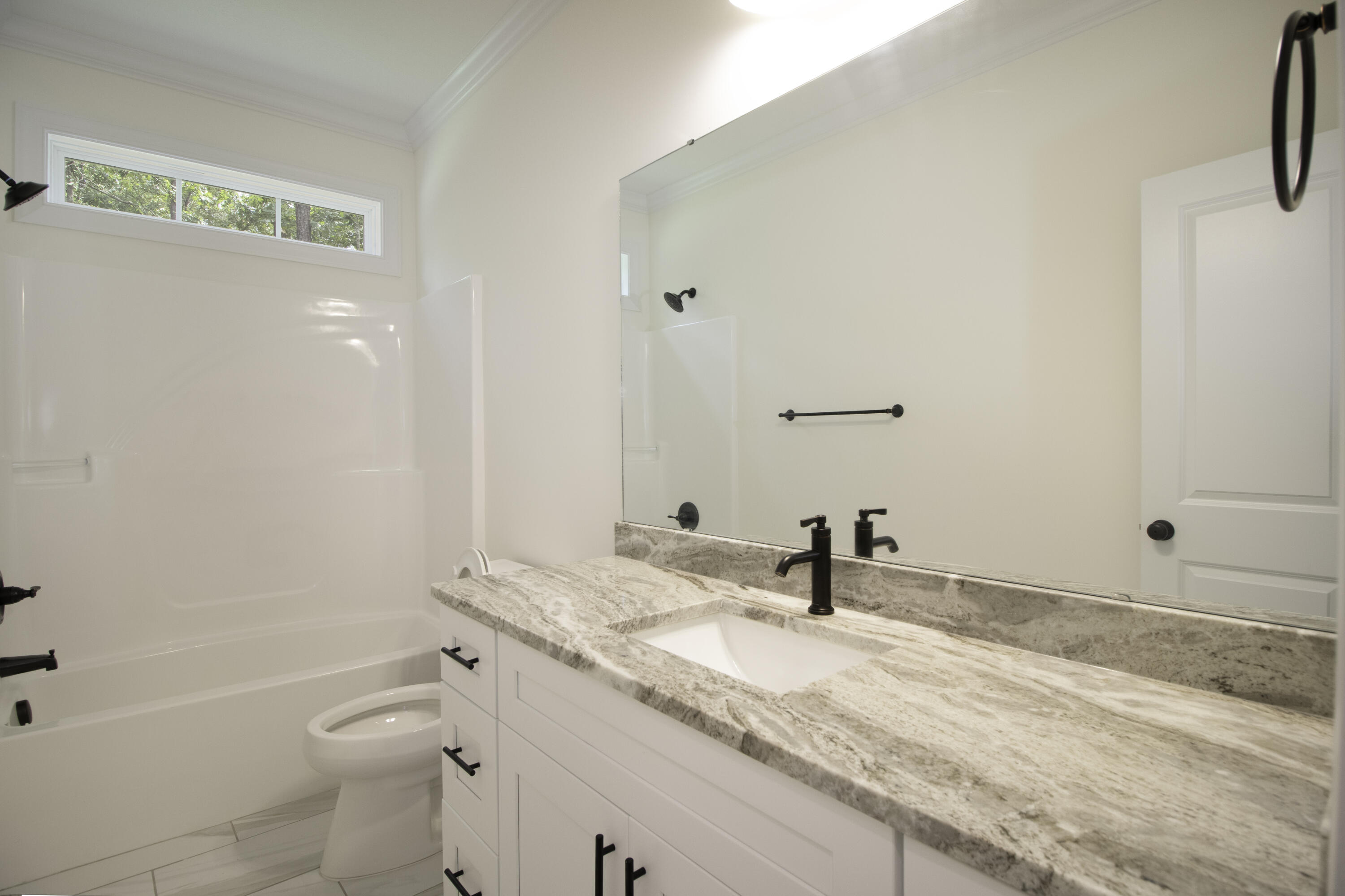 450 DEVONSHIRE Drive