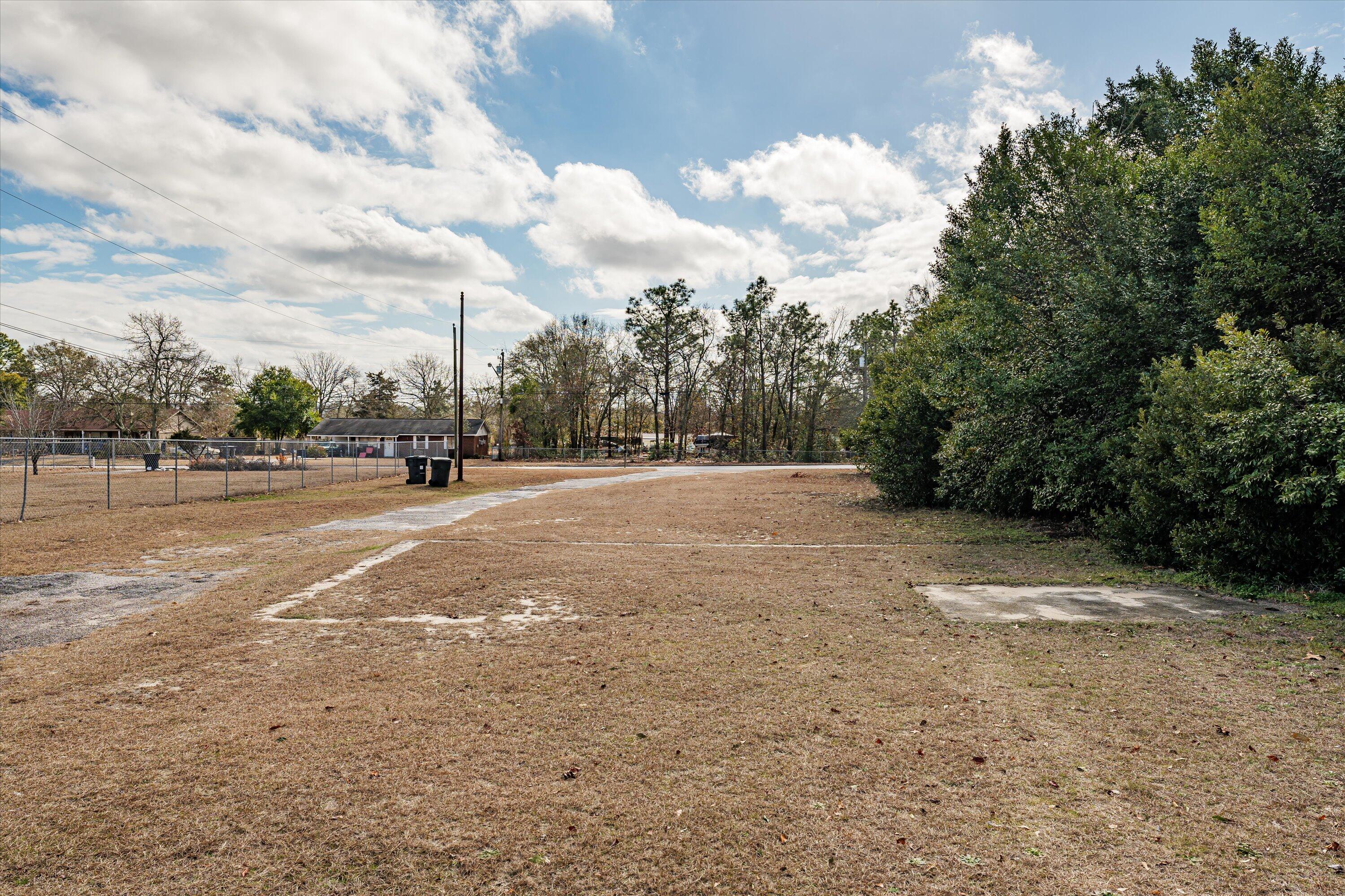 2117 MONCRIEFF Street