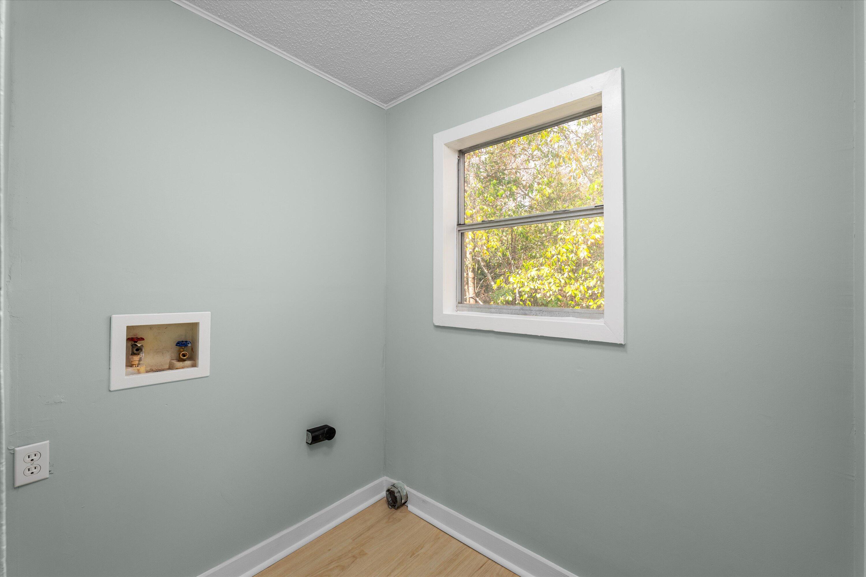 2117 MONCRIEFF Street