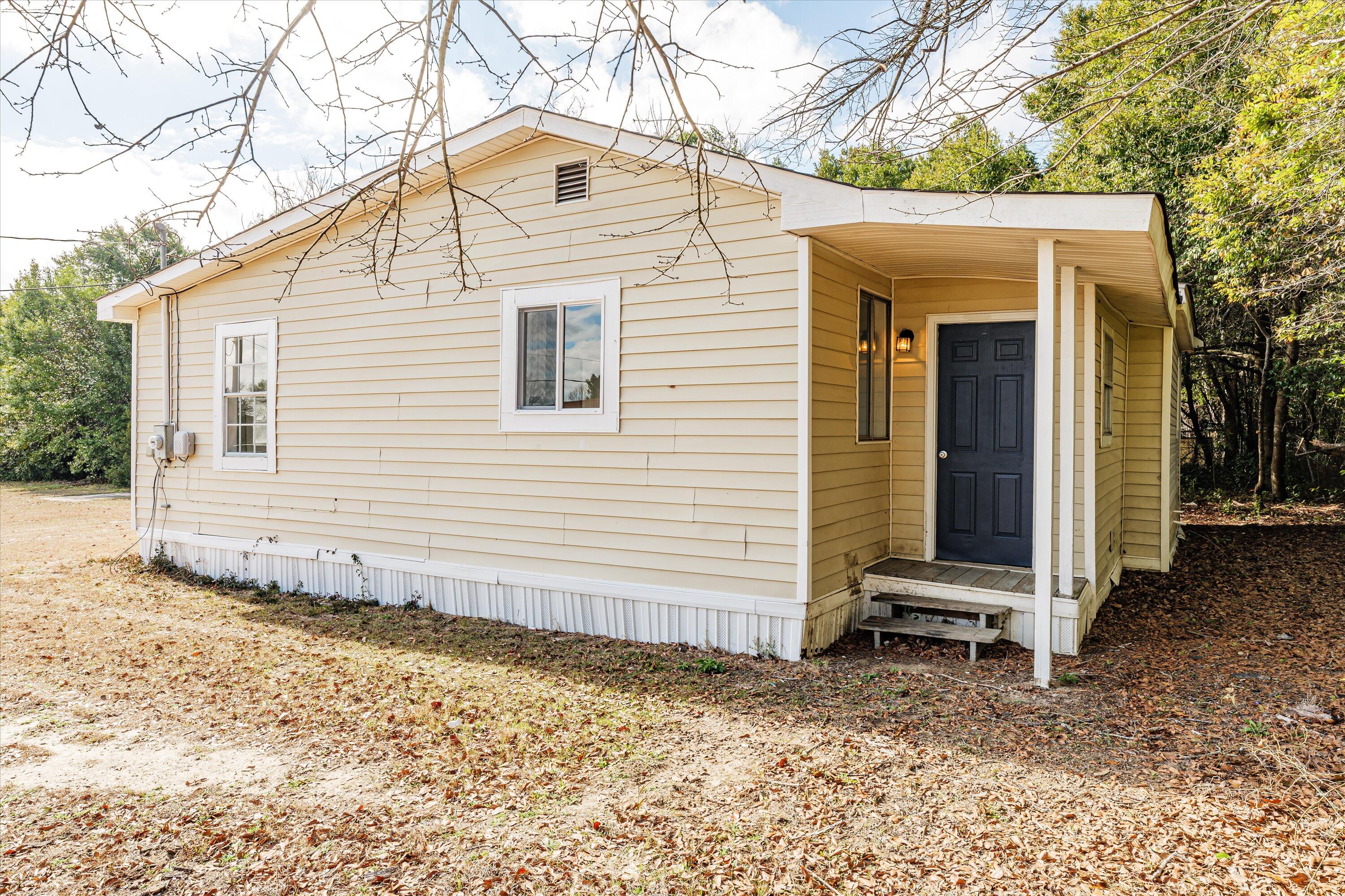 2117 MONCRIEFF Street