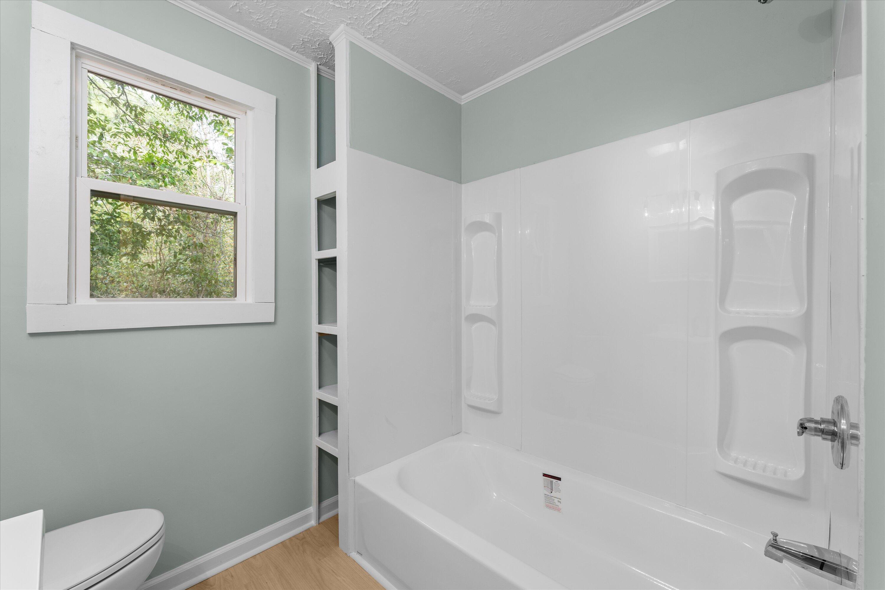 2117 MONCRIEFF Street