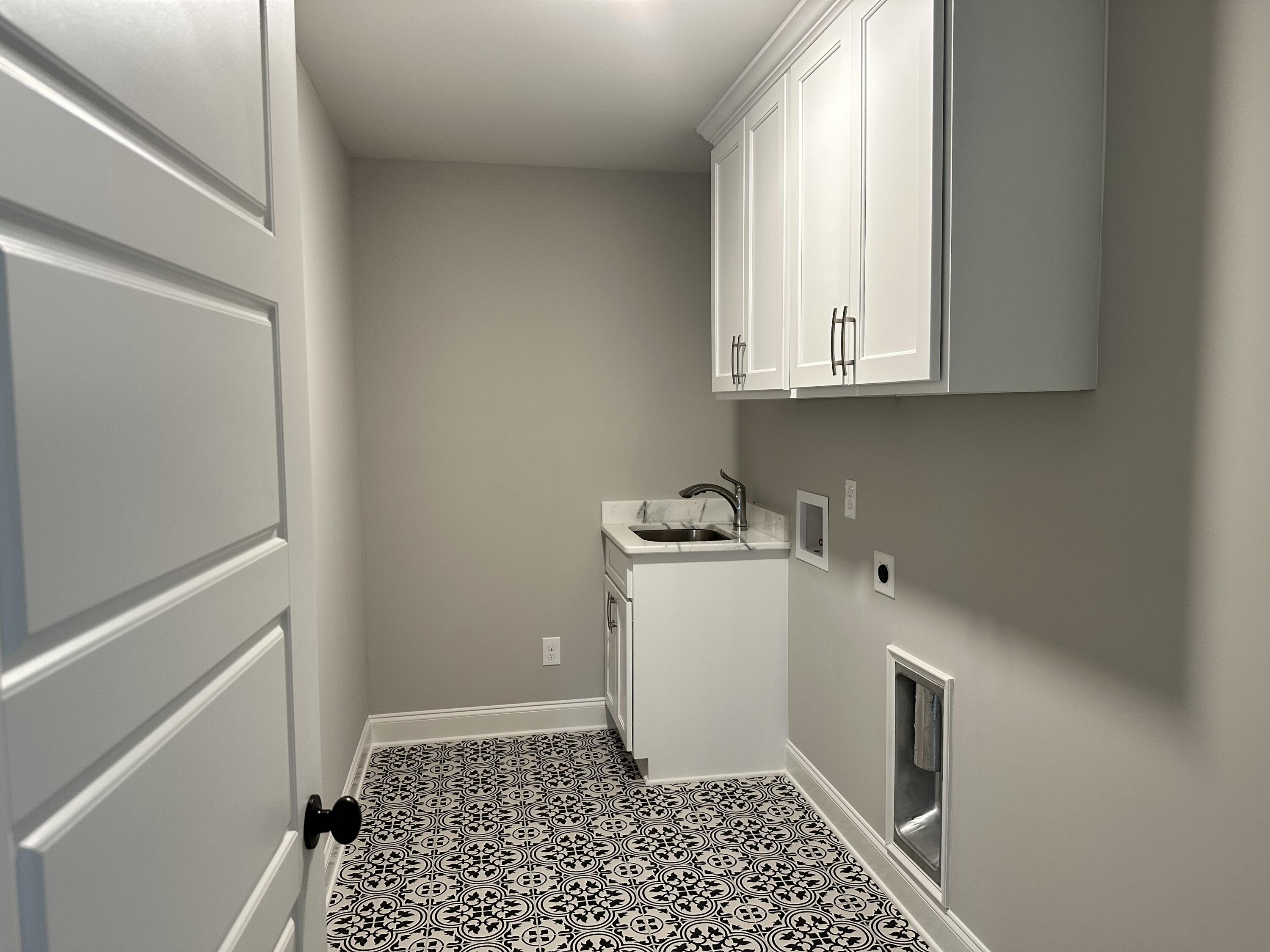 520 OAKLEY GROVE CIRCLE Circle