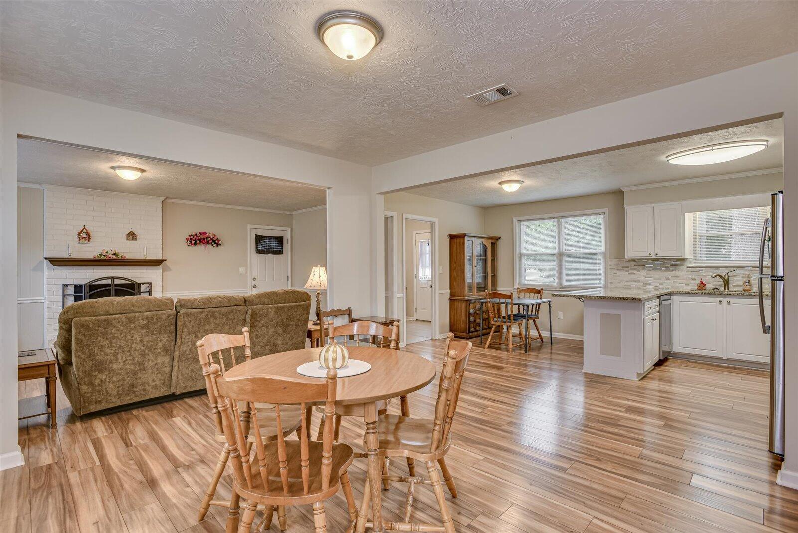 3225 YELLOW PINE Drive