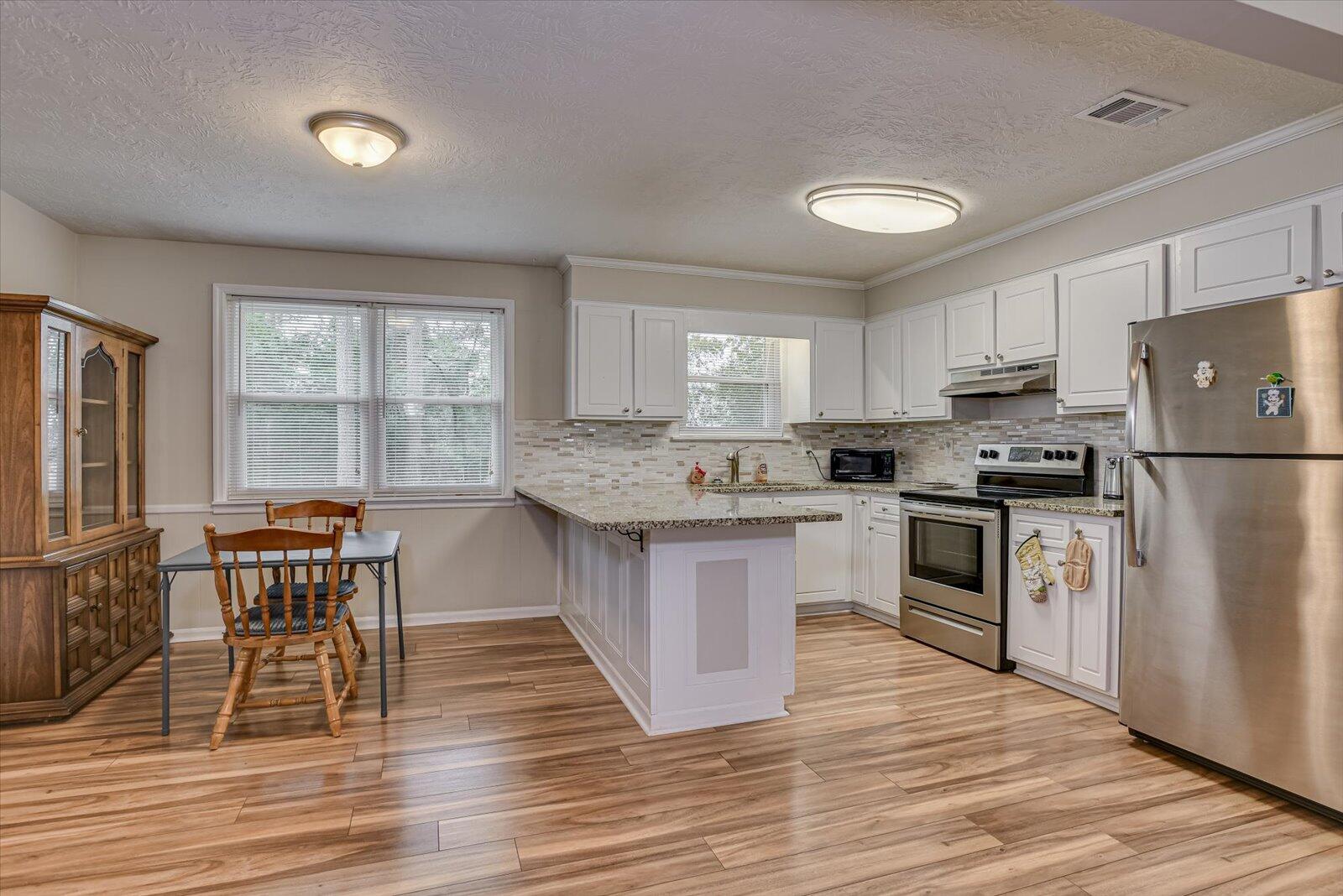 3225 YELLOW PINE Drive