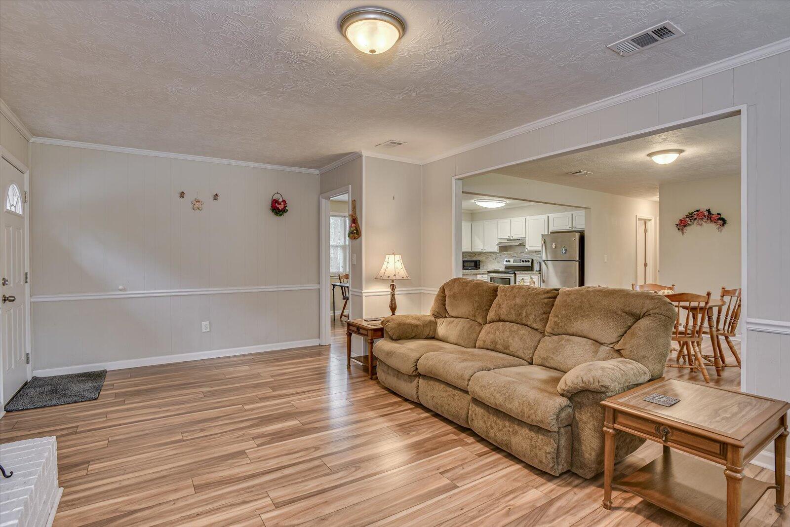 3225 YELLOW PINE Drive