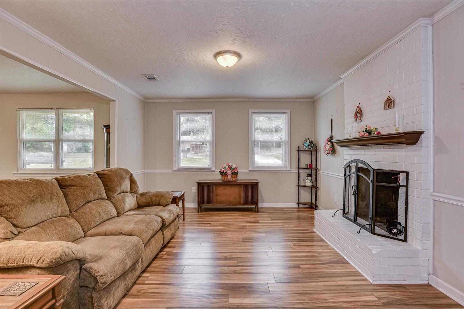 3225 YELLOW PINE Drive