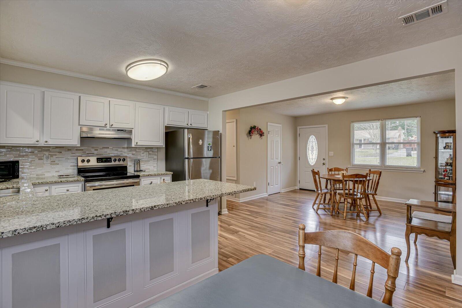 3225 YELLOW PINE Drive