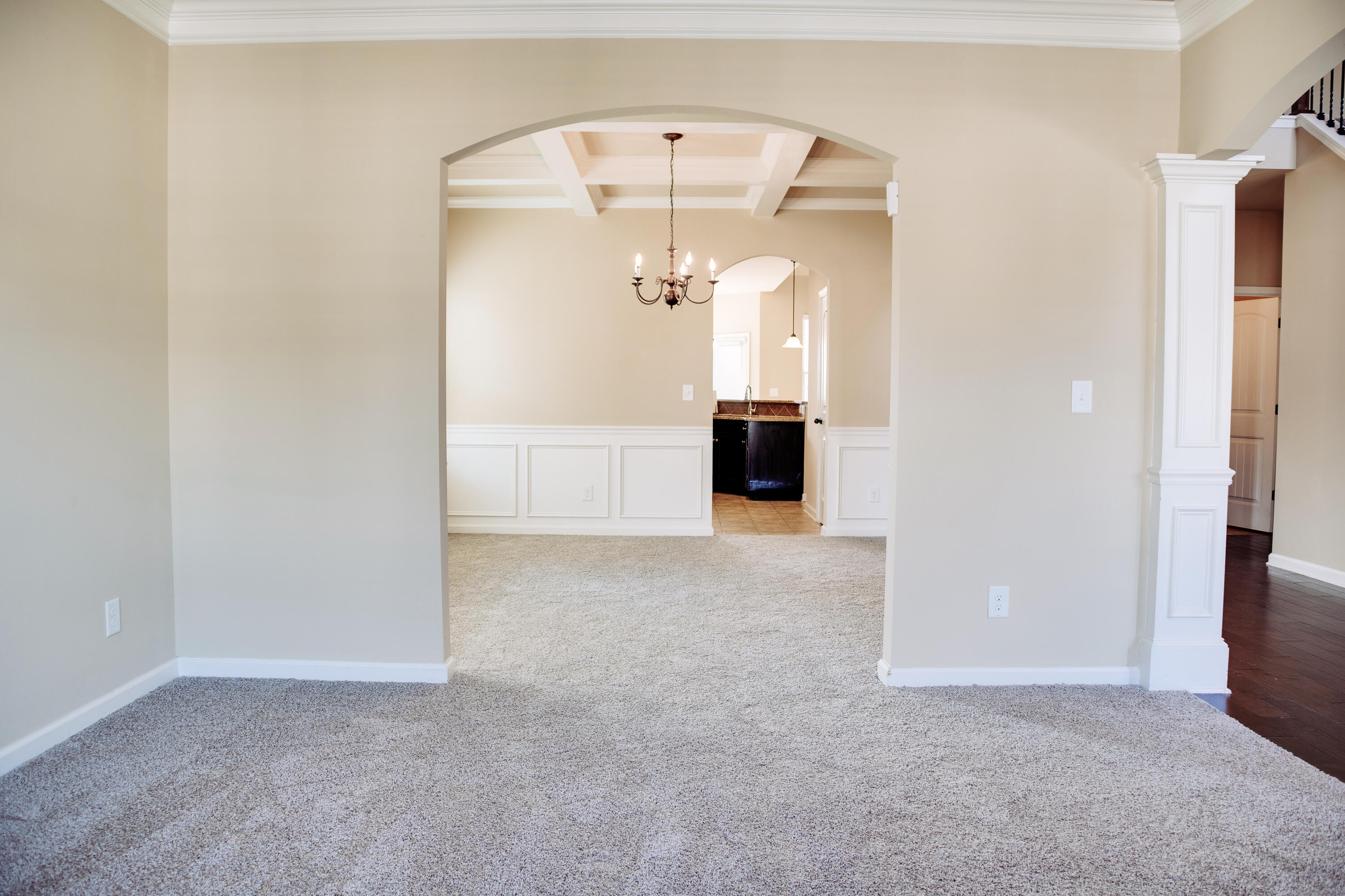 6085 REYNOLDS Circle