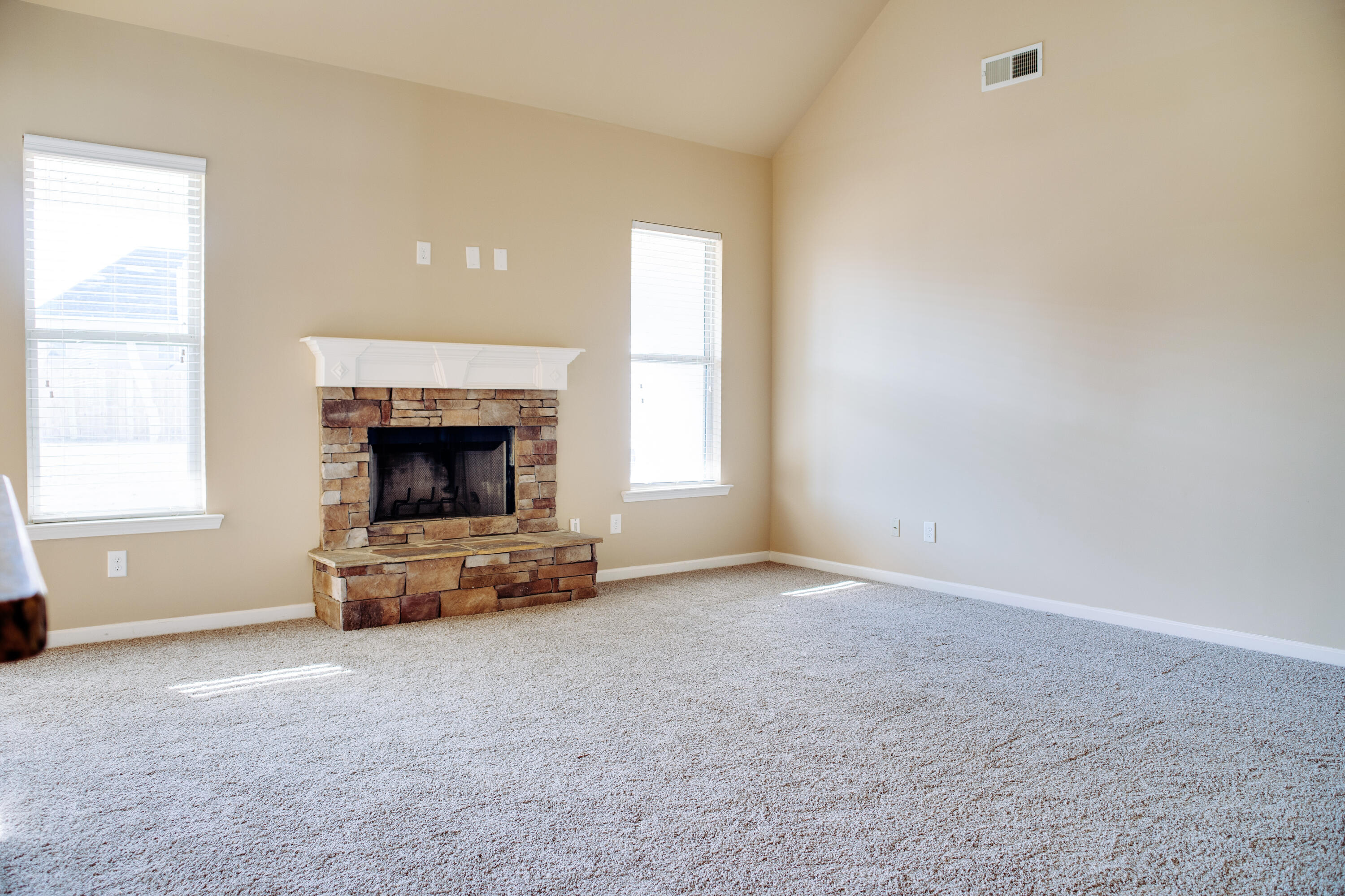 6085 REYNOLDS Circle