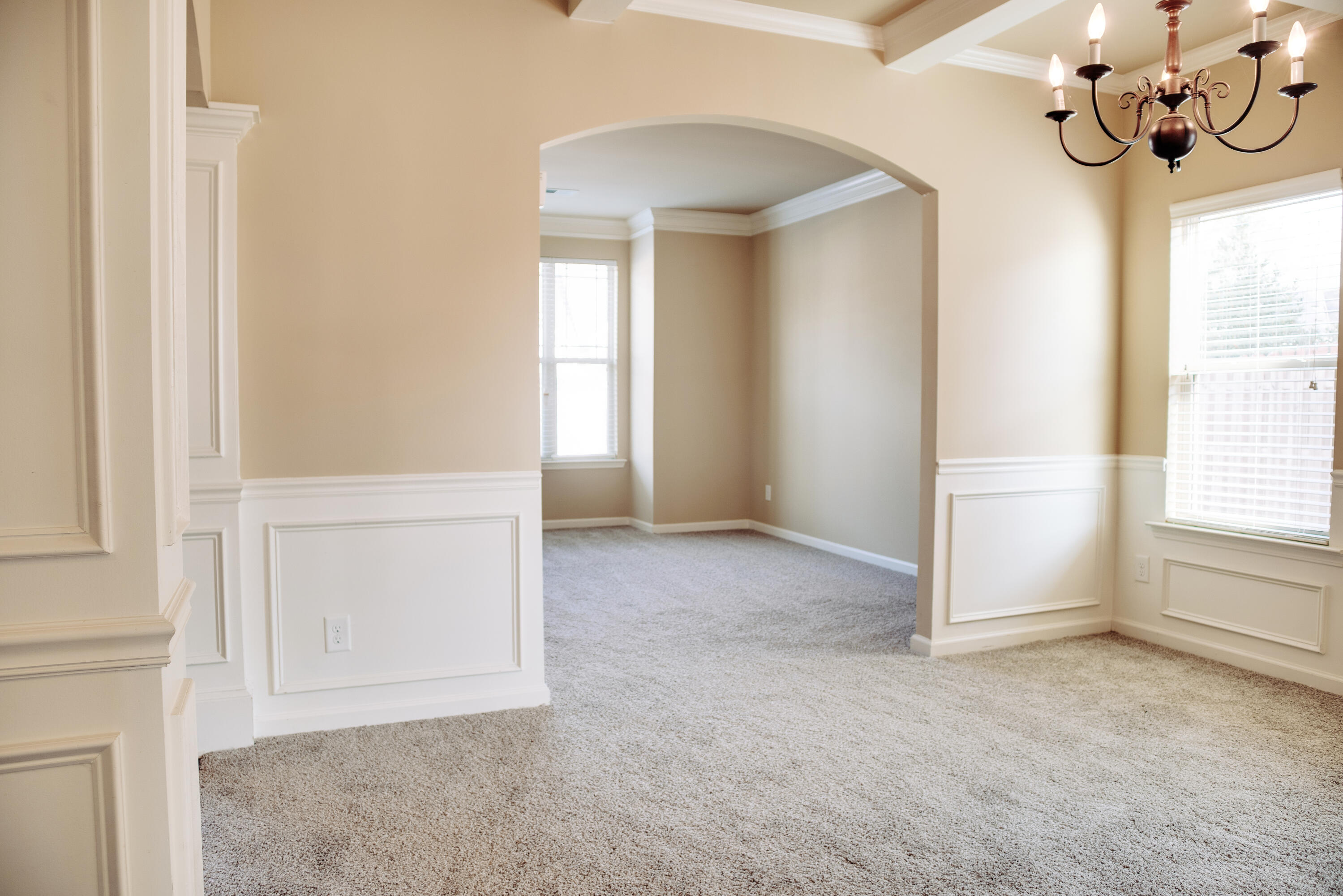 6085 REYNOLDS Circle