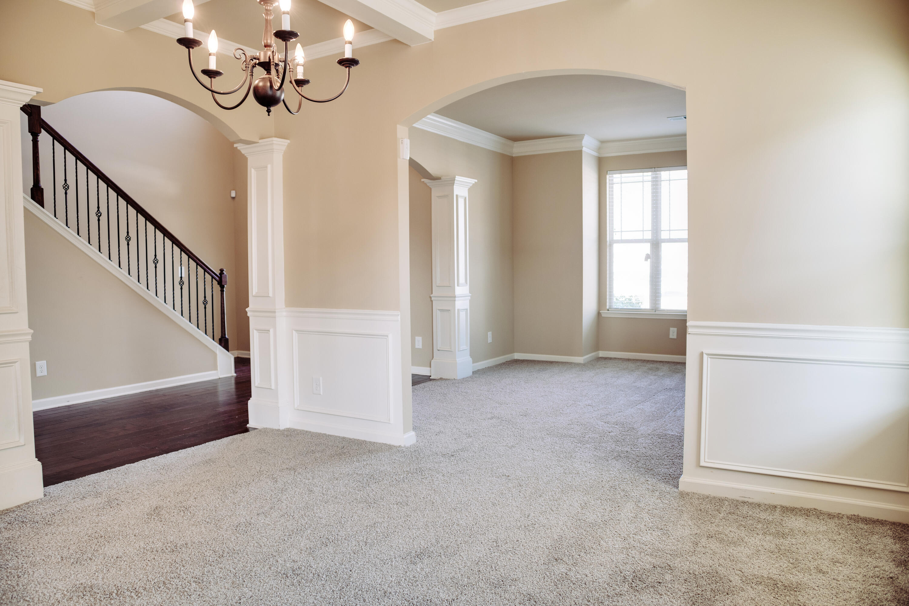 6085 REYNOLDS Circle