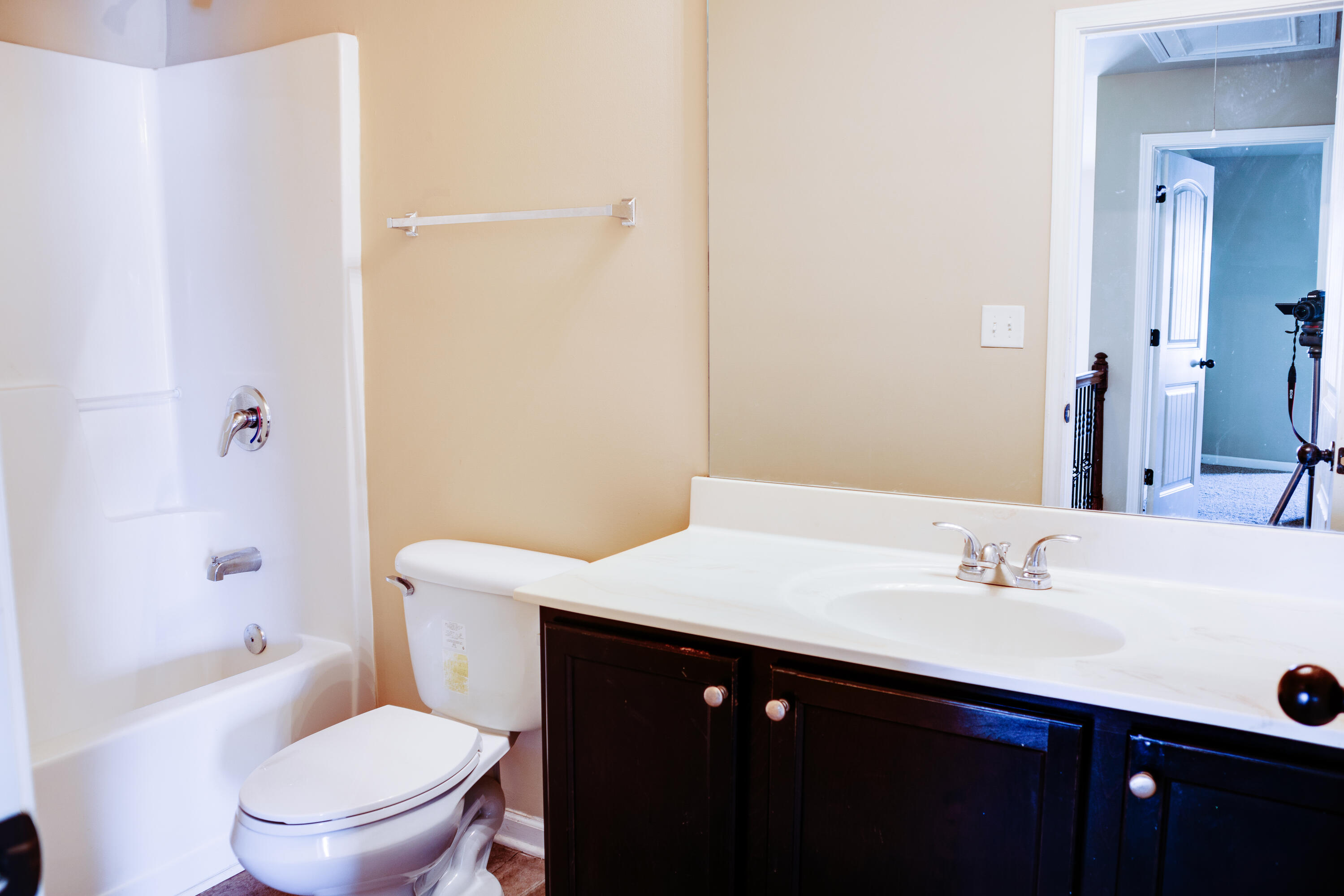 6085 REYNOLDS Circle