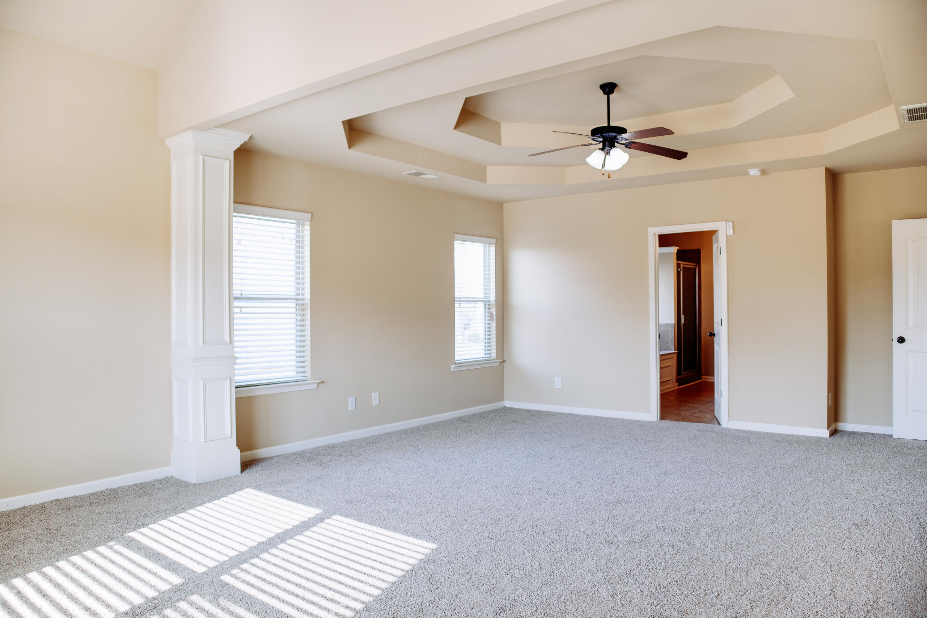 6085 REYNOLDS Circle