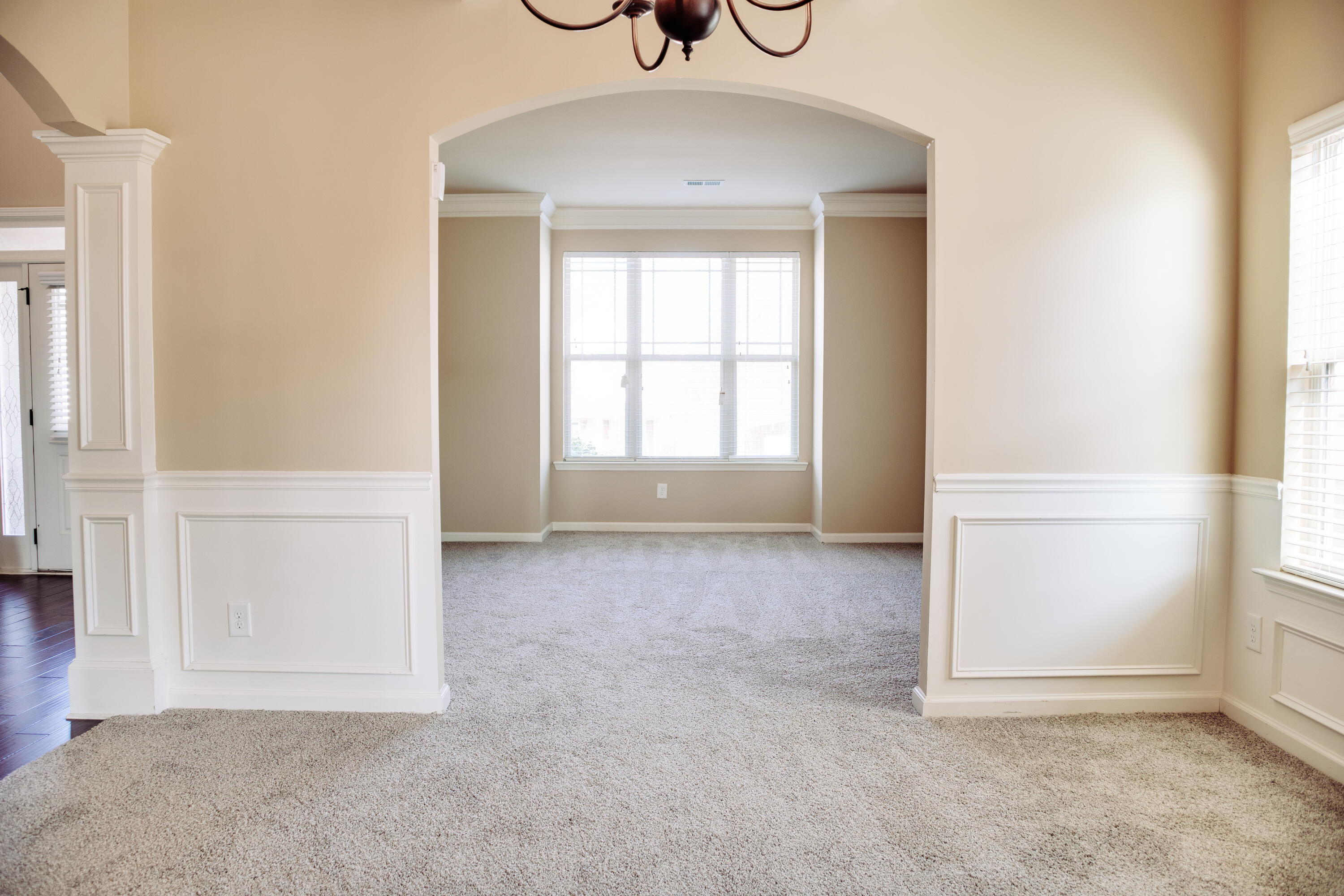 6085 REYNOLDS Circle