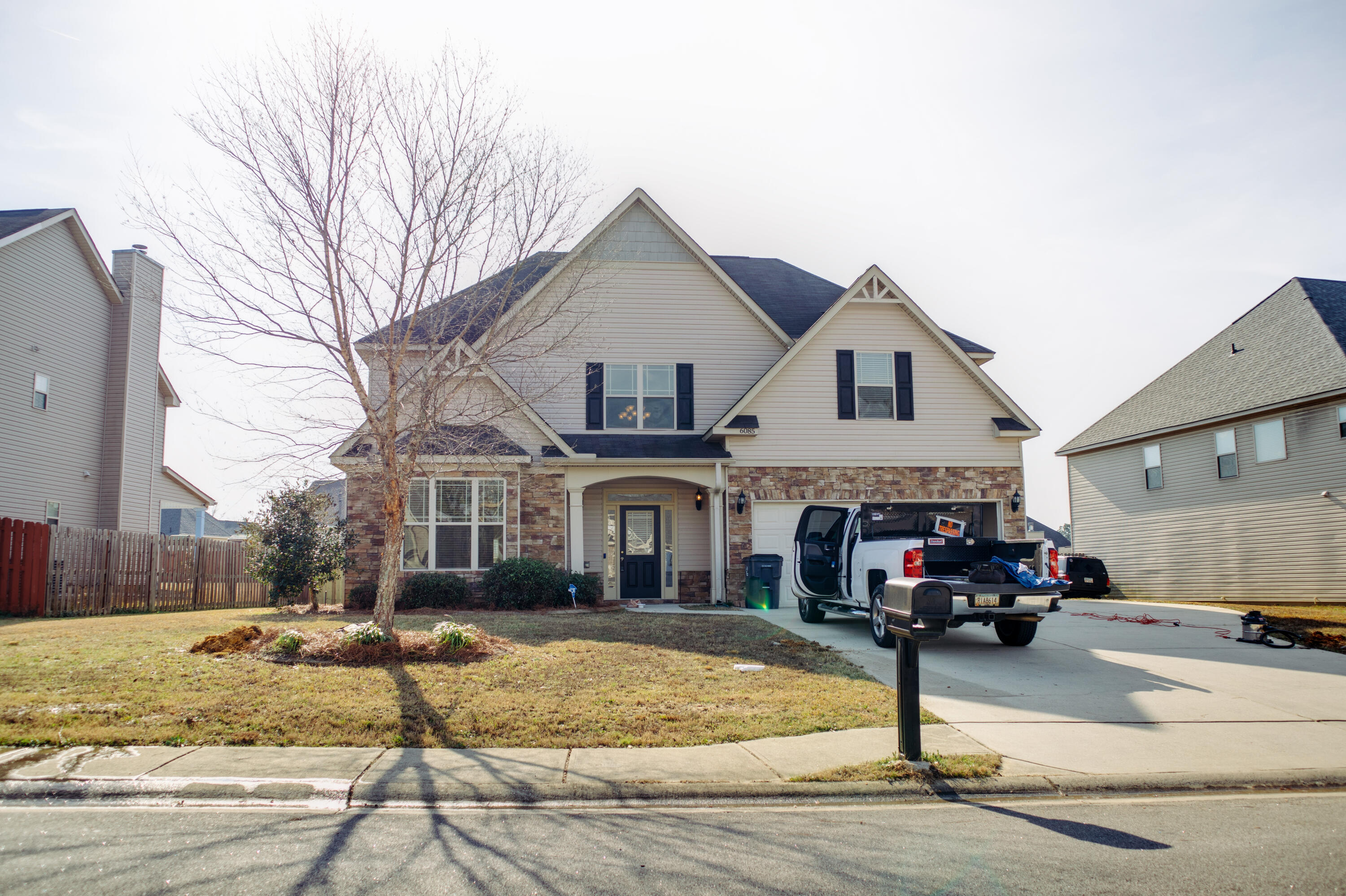 6085 REYNOLDS Circle