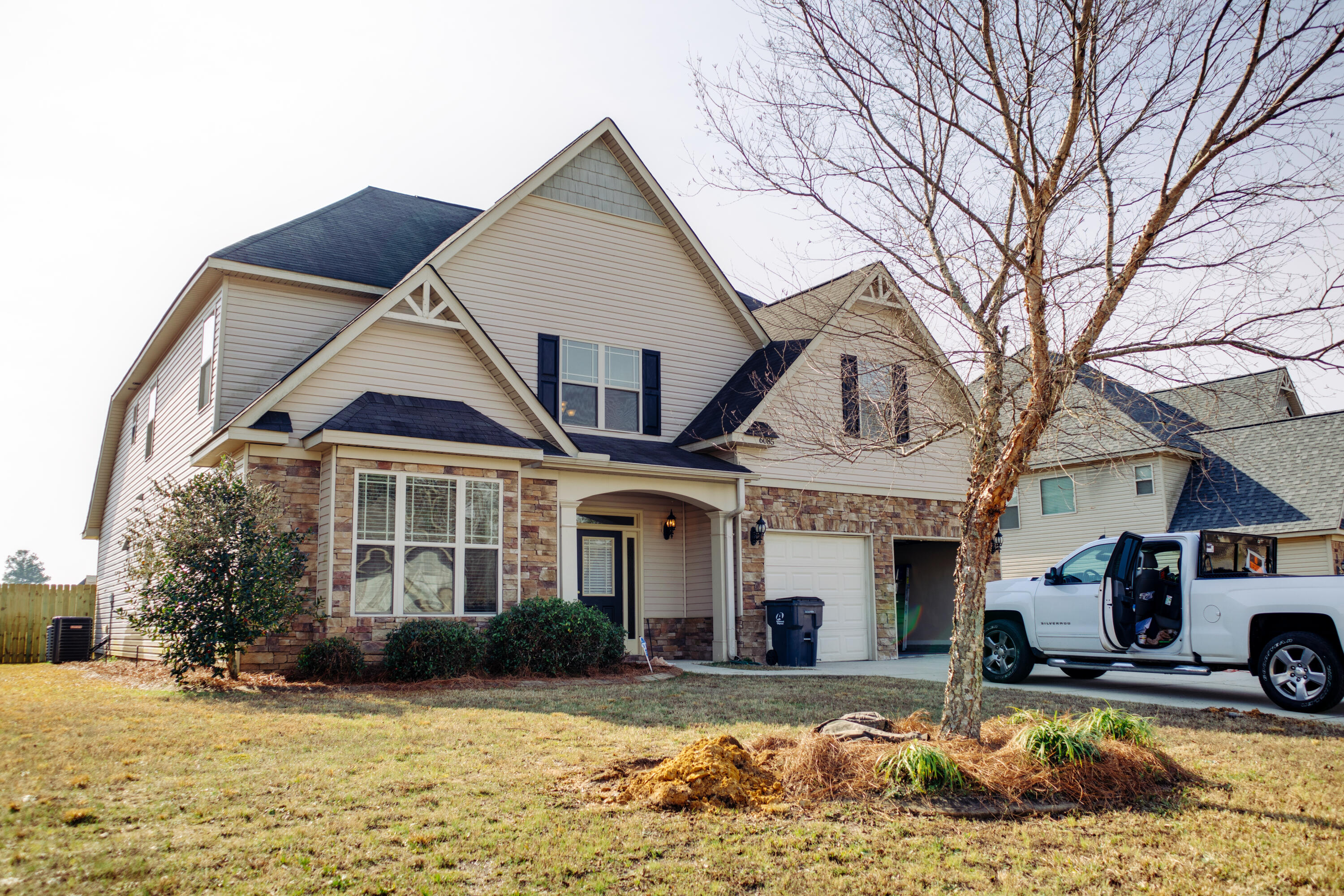 6085 REYNOLDS Circle