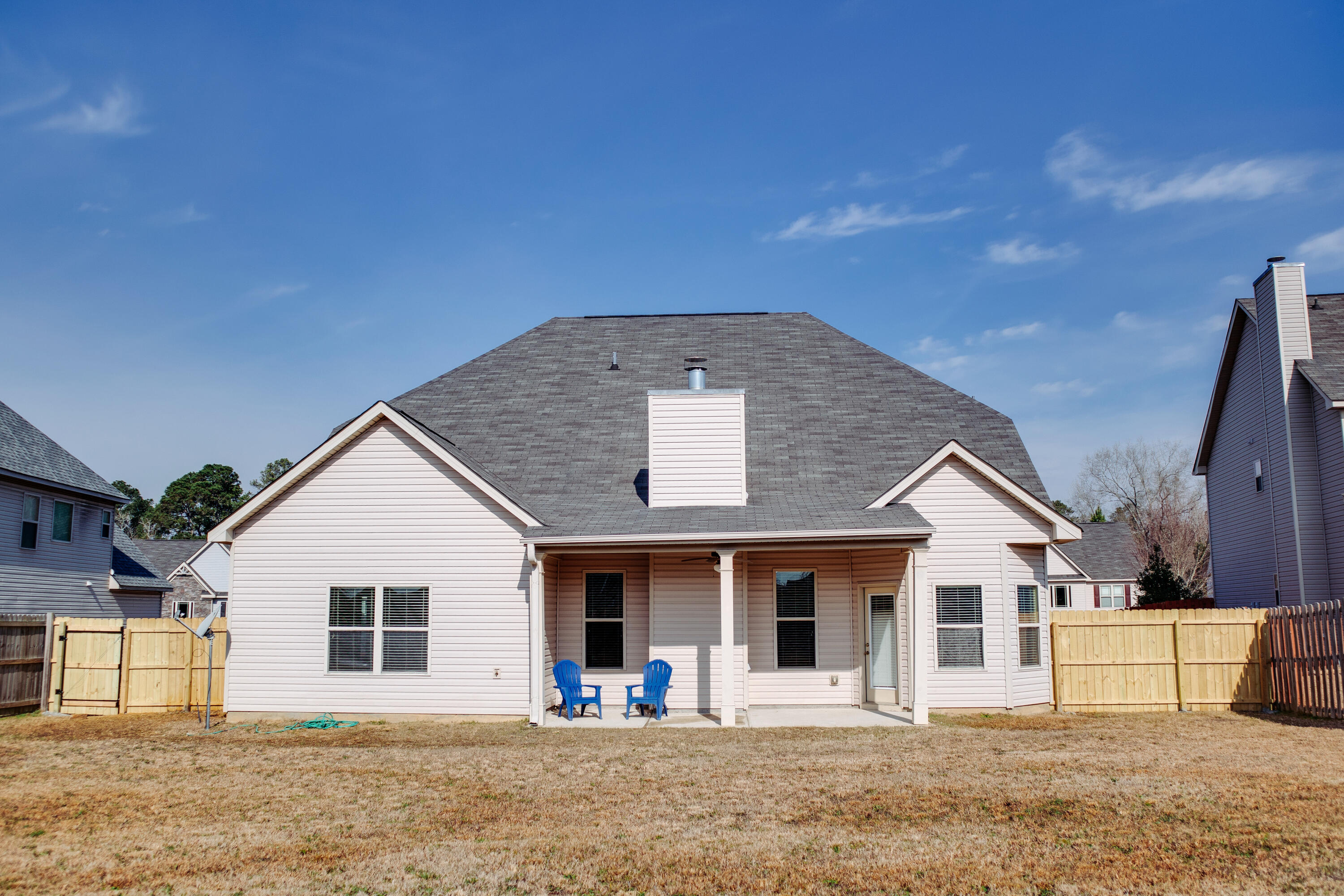 6085 REYNOLDS Circle