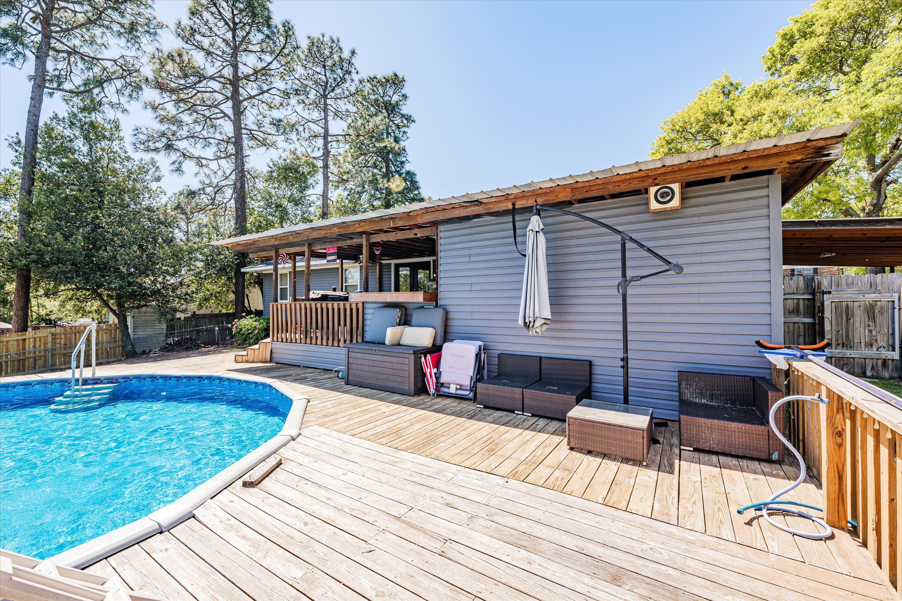 628 HAMPTON CIRCLE Circle