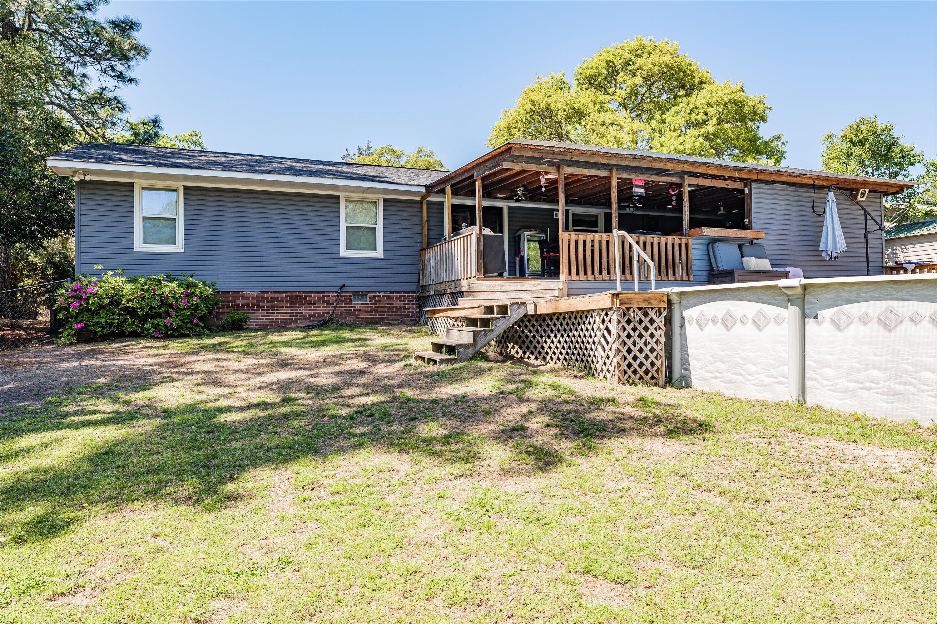 628 HAMPTON CIRCLE Circle