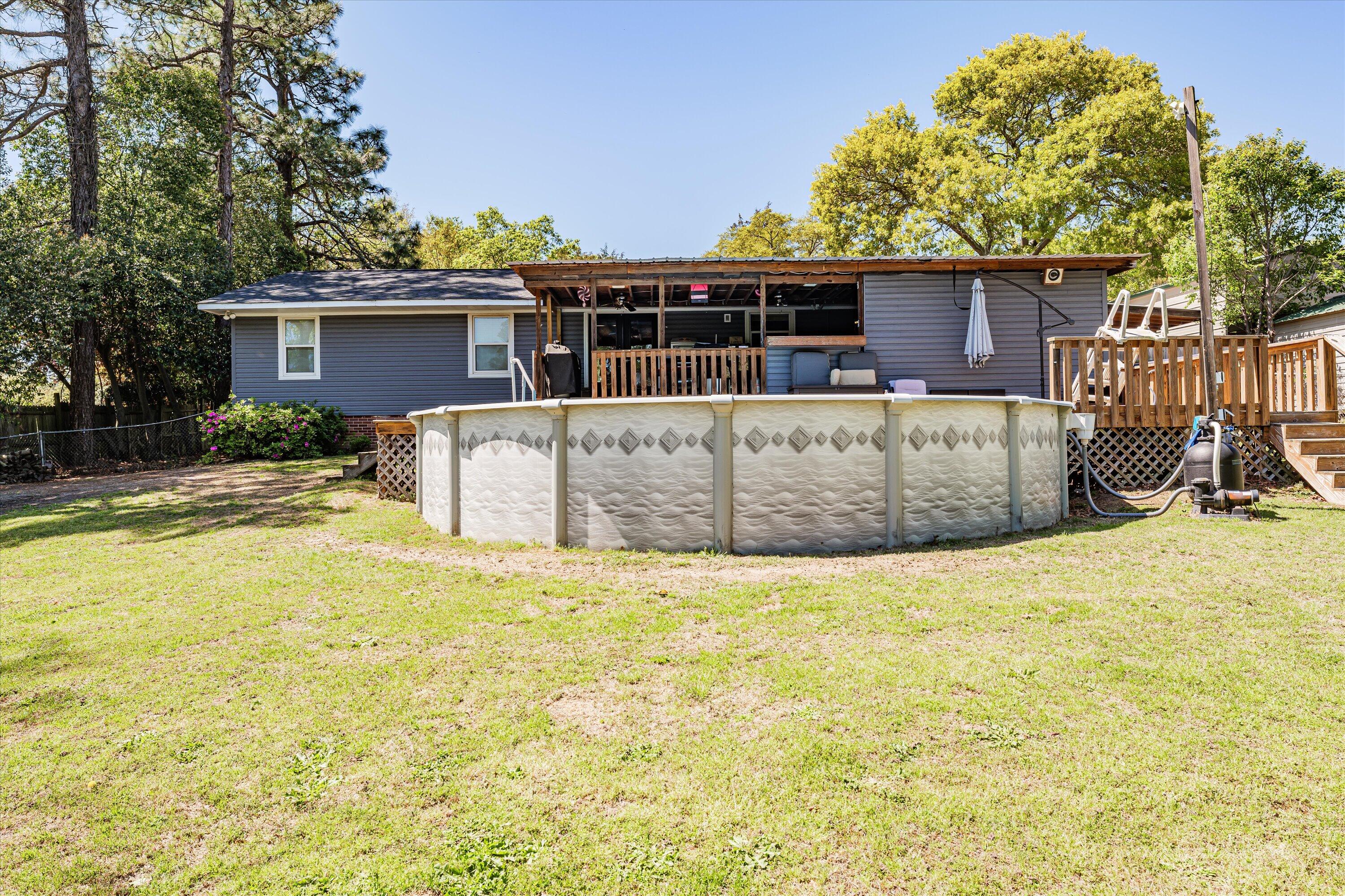 628 HAMPTON CIRCLE Circle