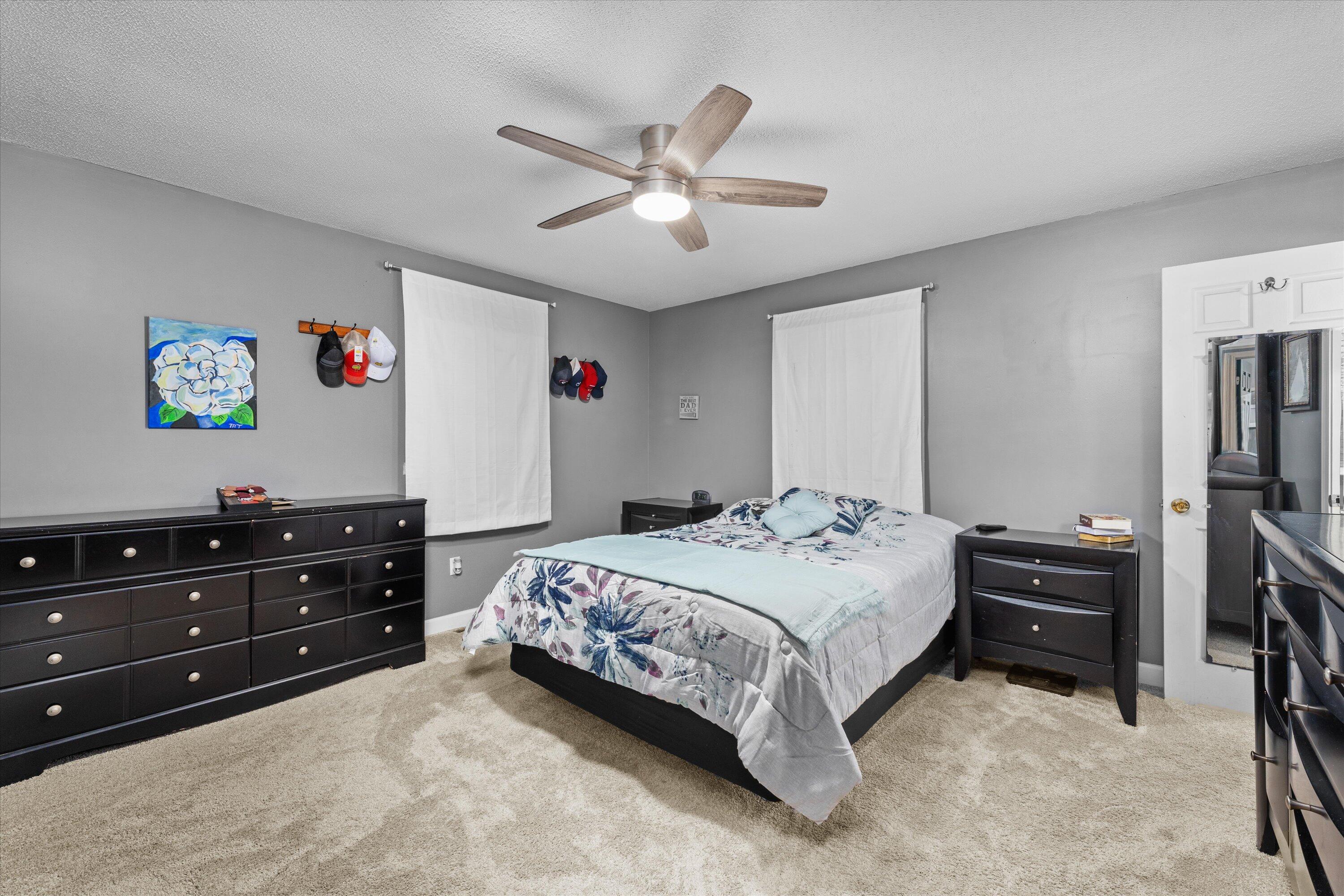 628 HAMPTON CIRCLE Circle