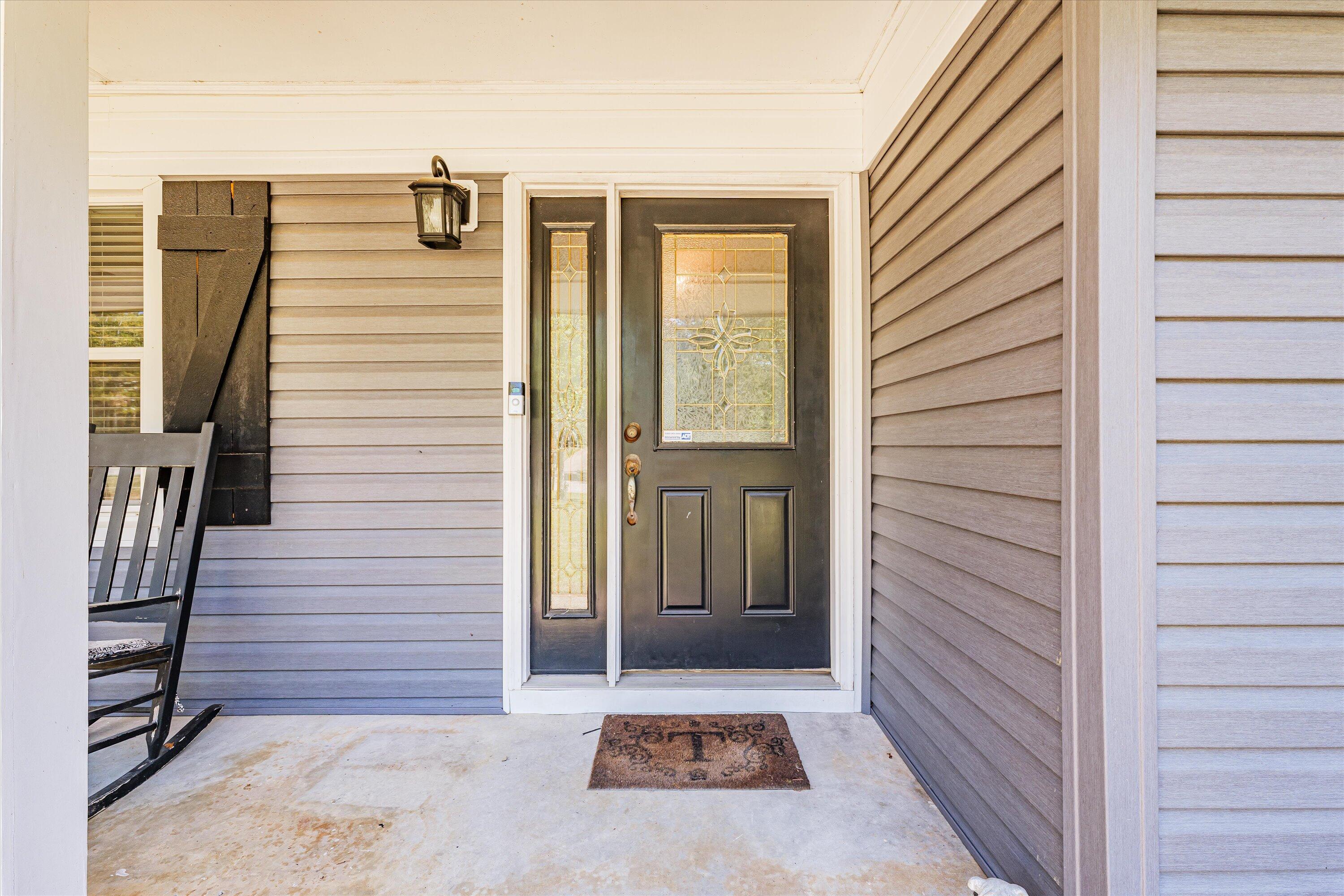 628 HAMPTON CIRCLE Circle