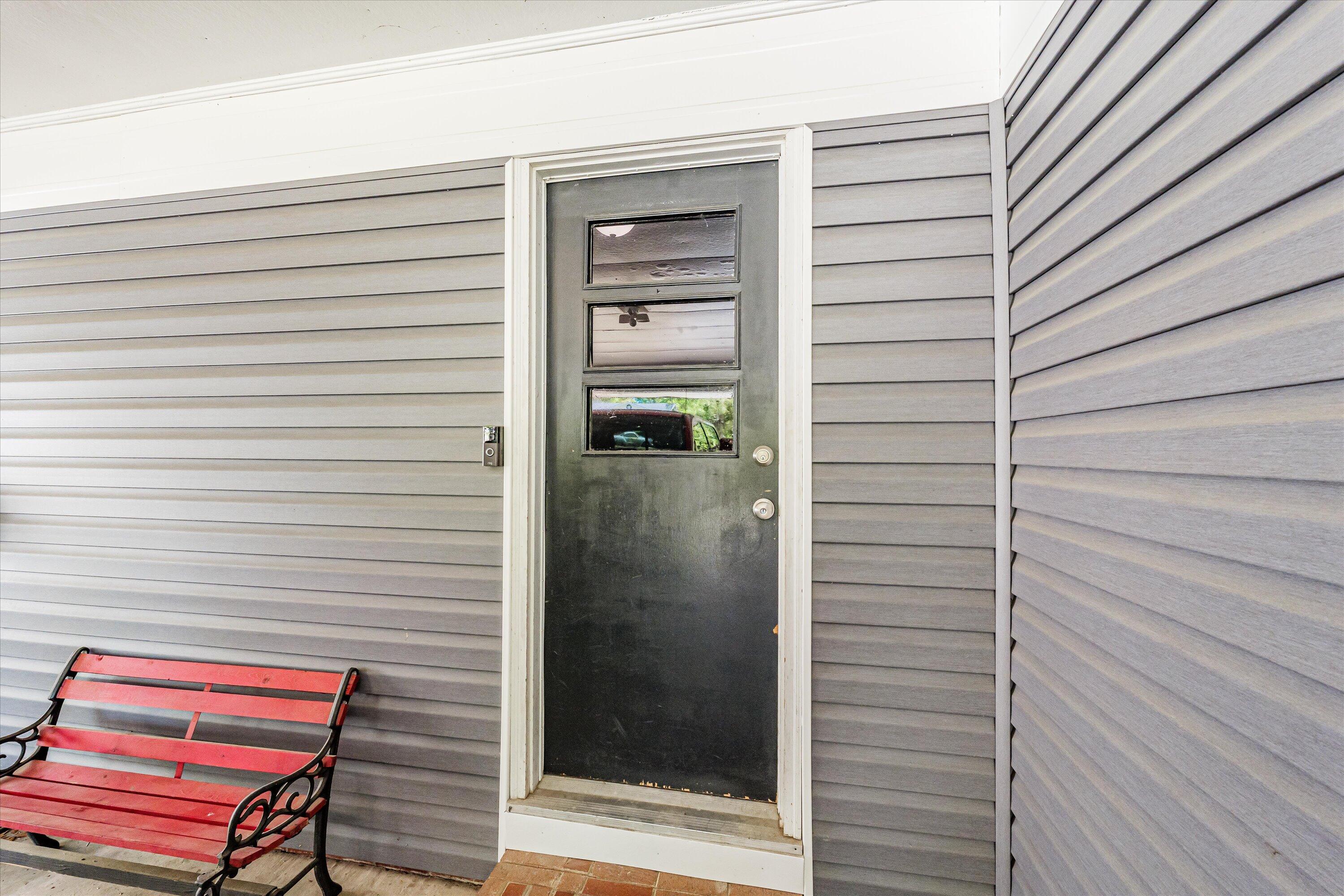 628 HAMPTON CIRCLE Circle