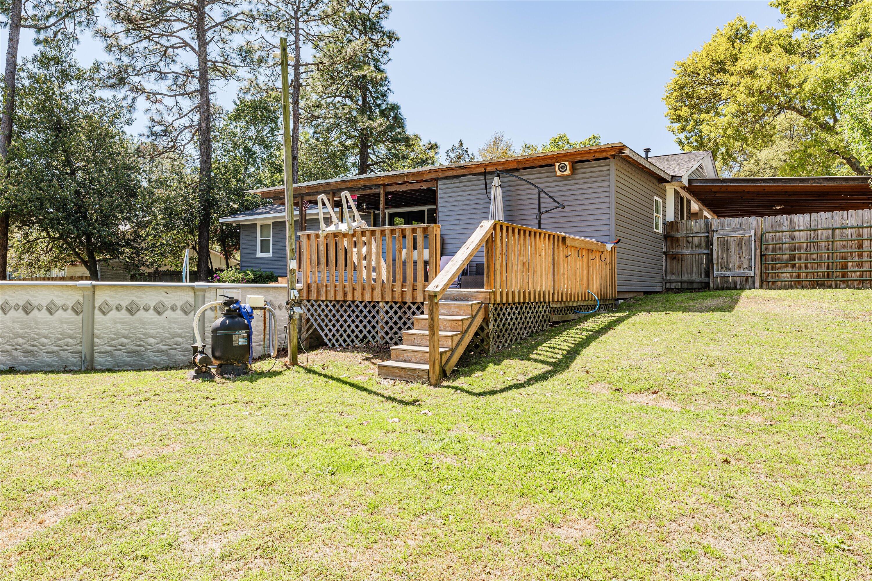 628 HAMPTON CIRCLE Circle