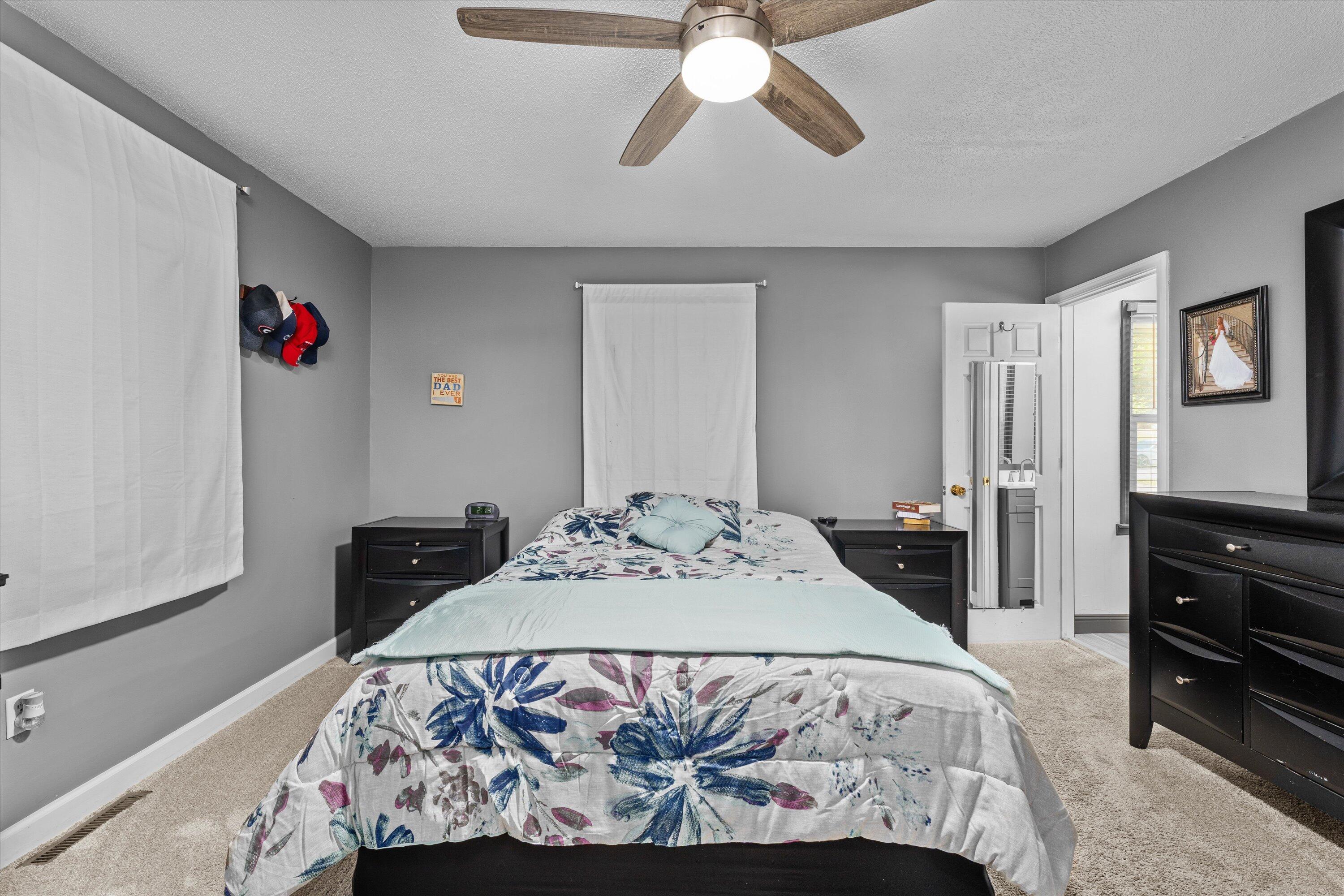 628 HAMPTON CIRCLE Circle