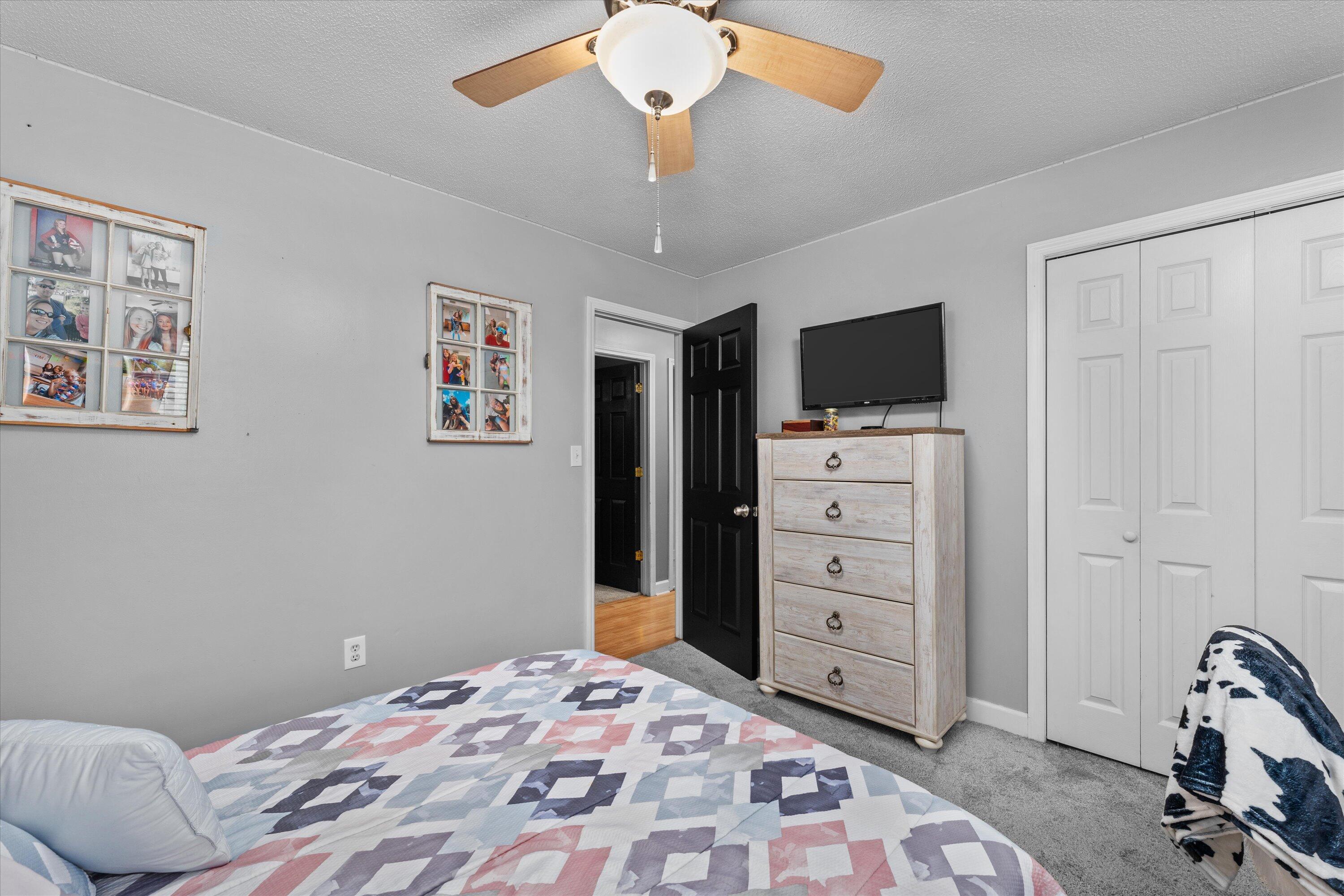 628 HAMPTON CIRCLE Circle