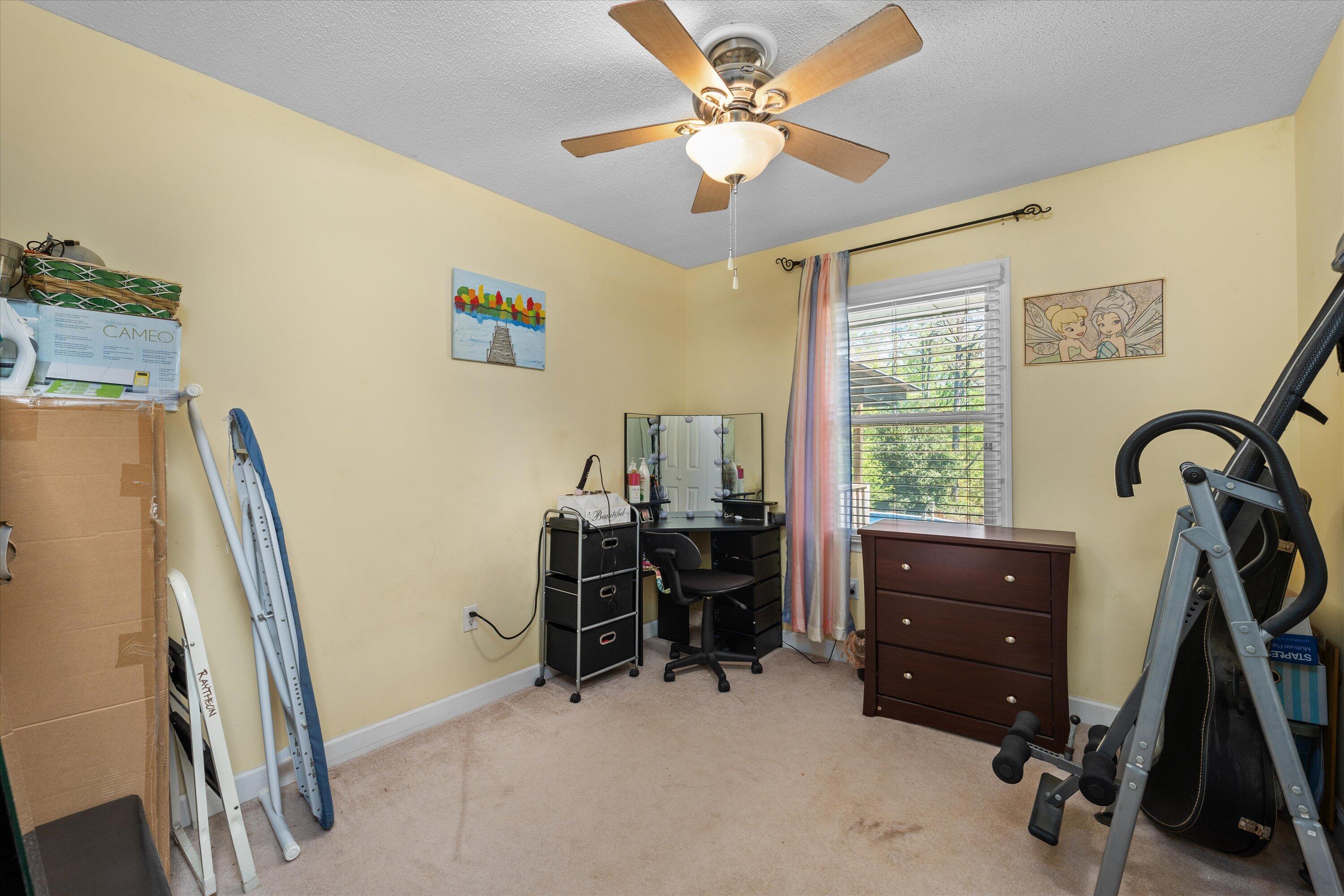 628 HAMPTON CIRCLE Circle