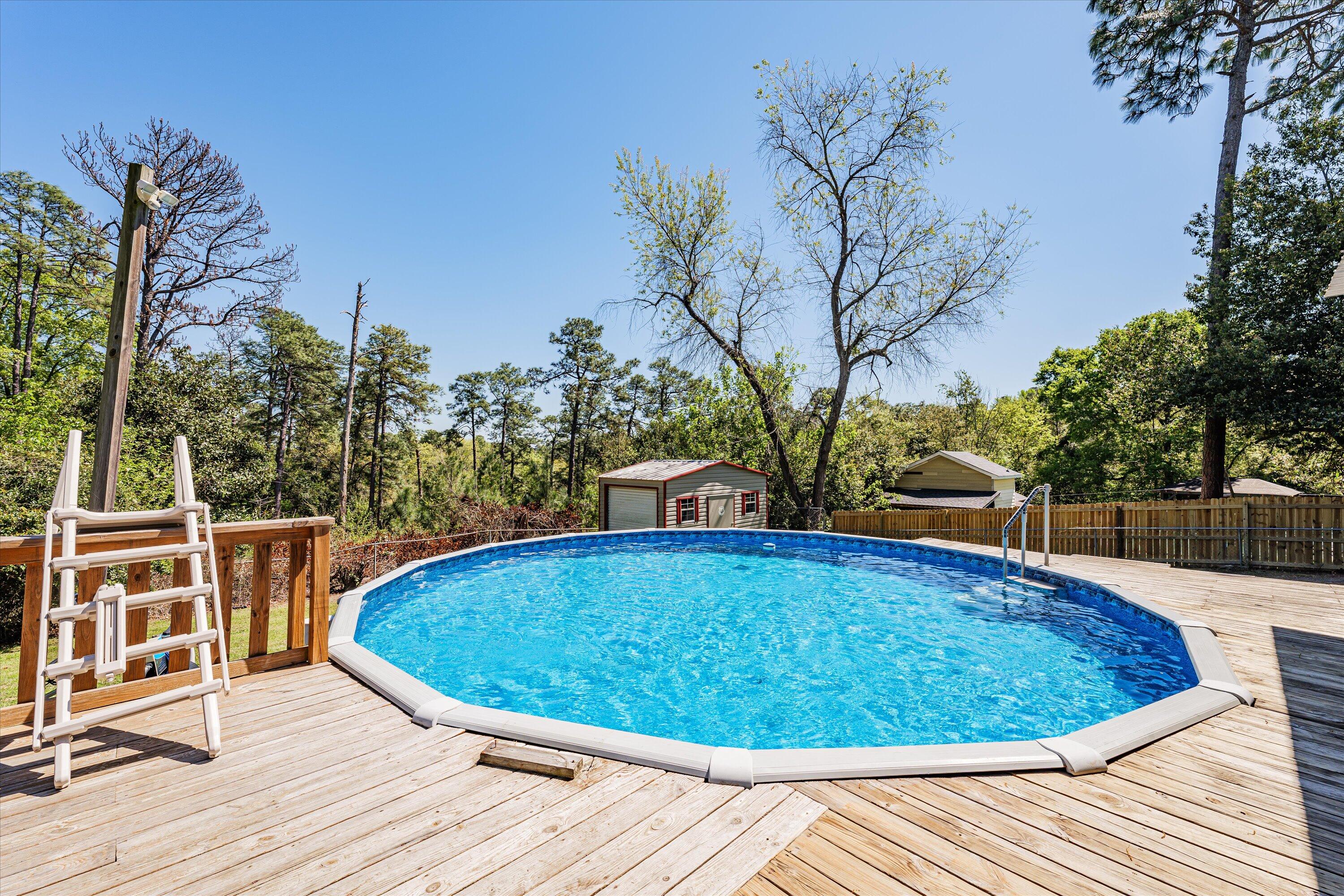 628 HAMPTON CIRCLE Circle