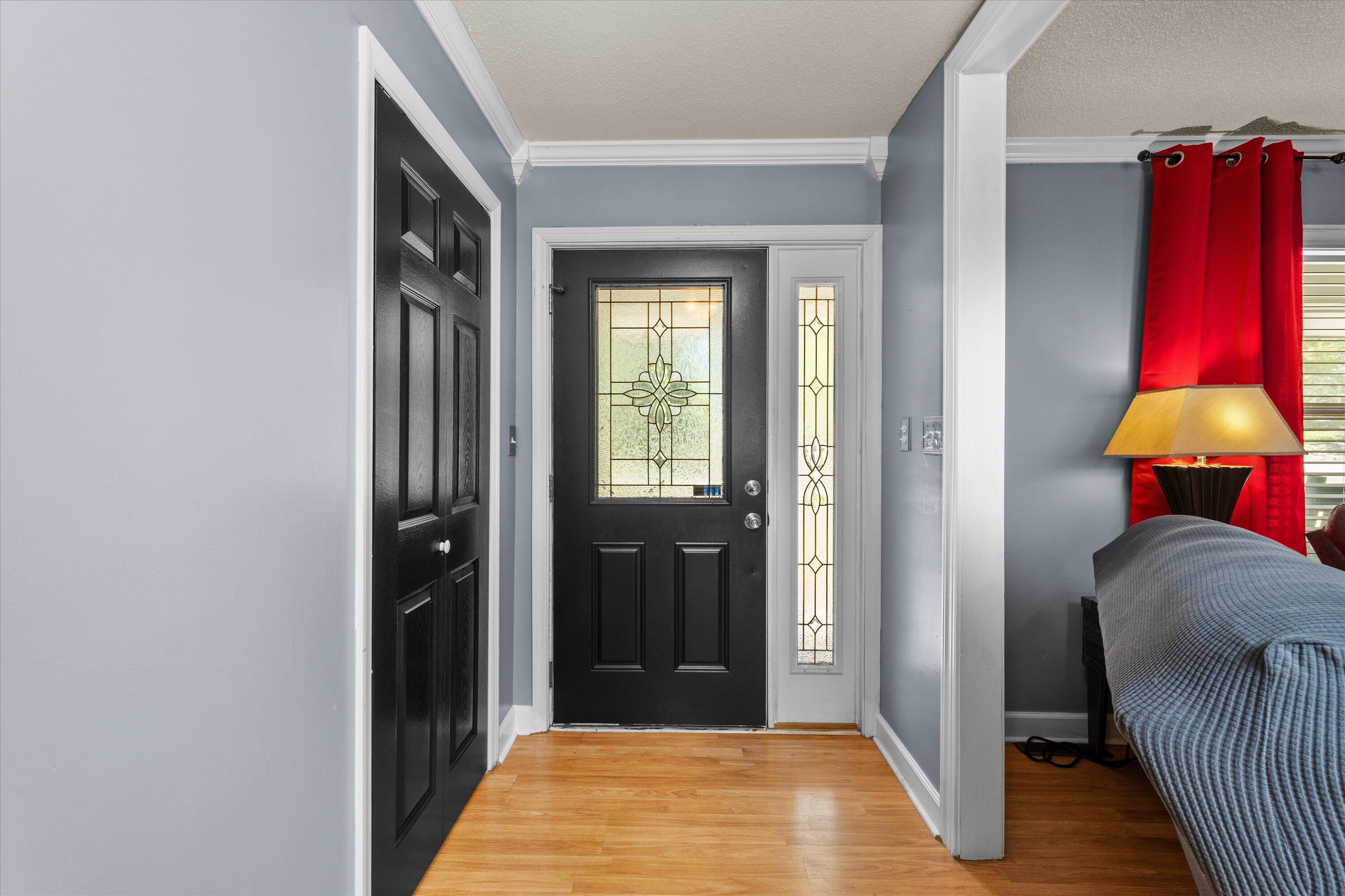 628 HAMPTON CIRCLE Circle