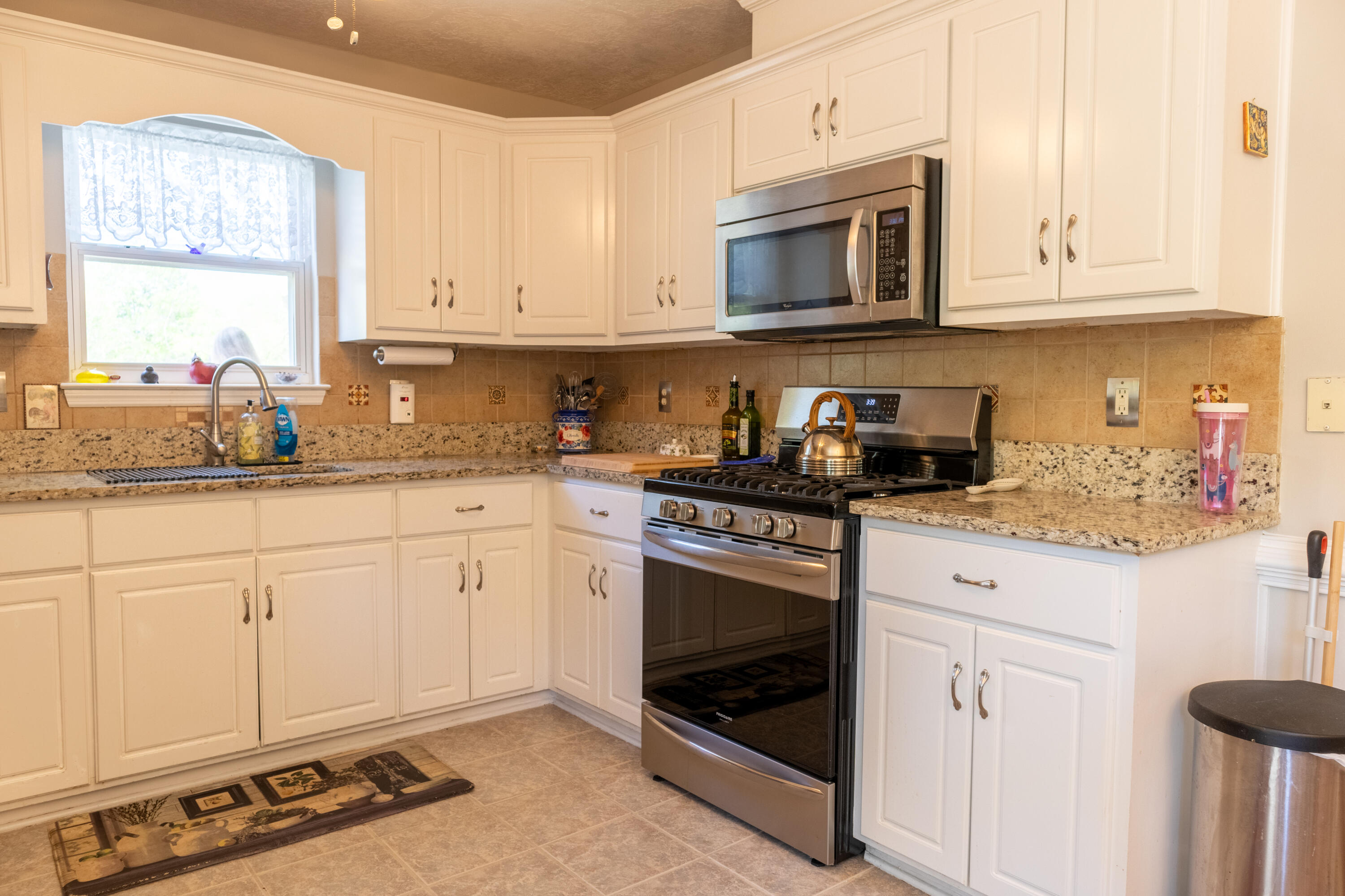 1998 SYLVAN LAKE Drive