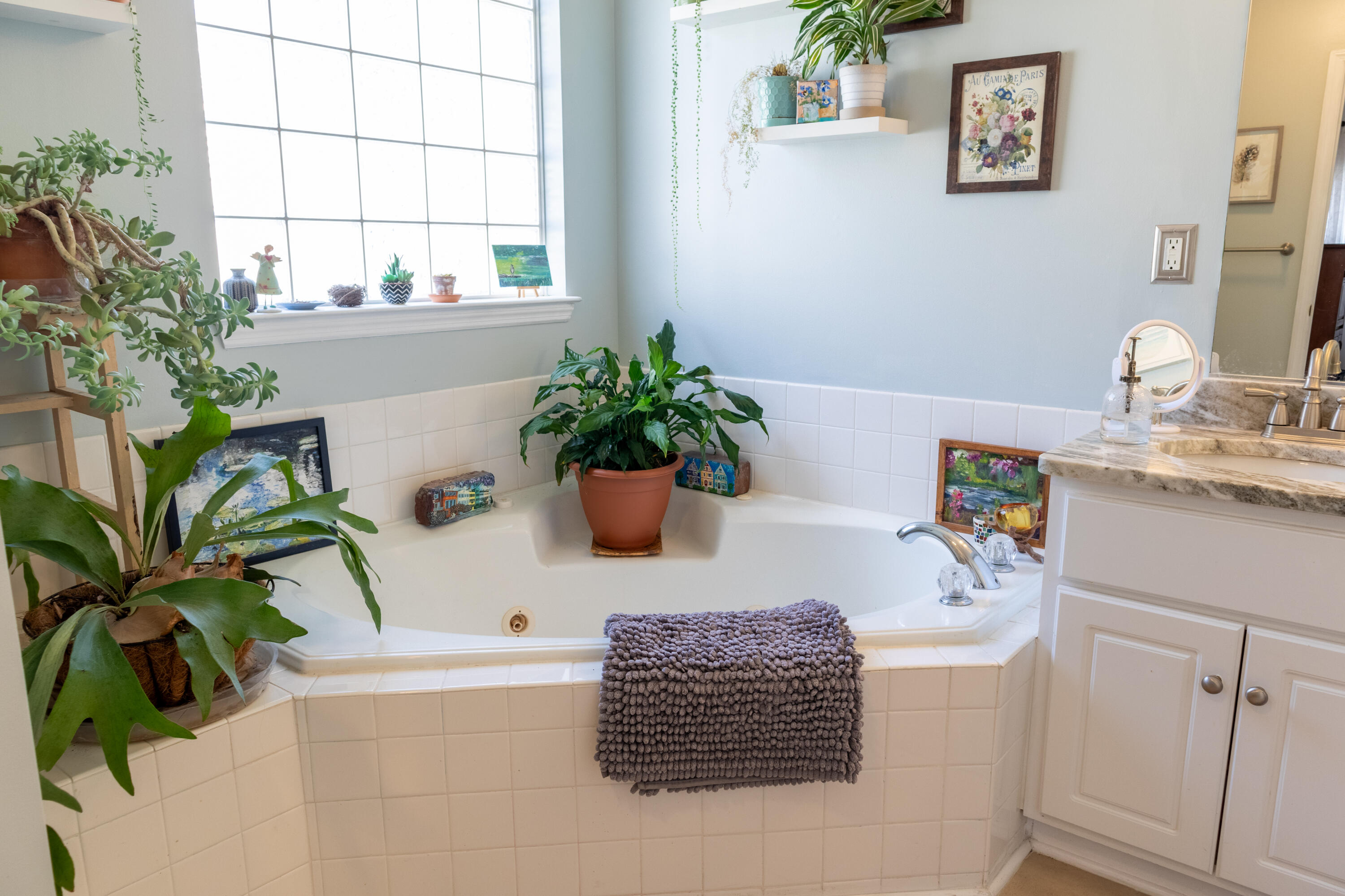 1998 SYLVAN LAKE Drive